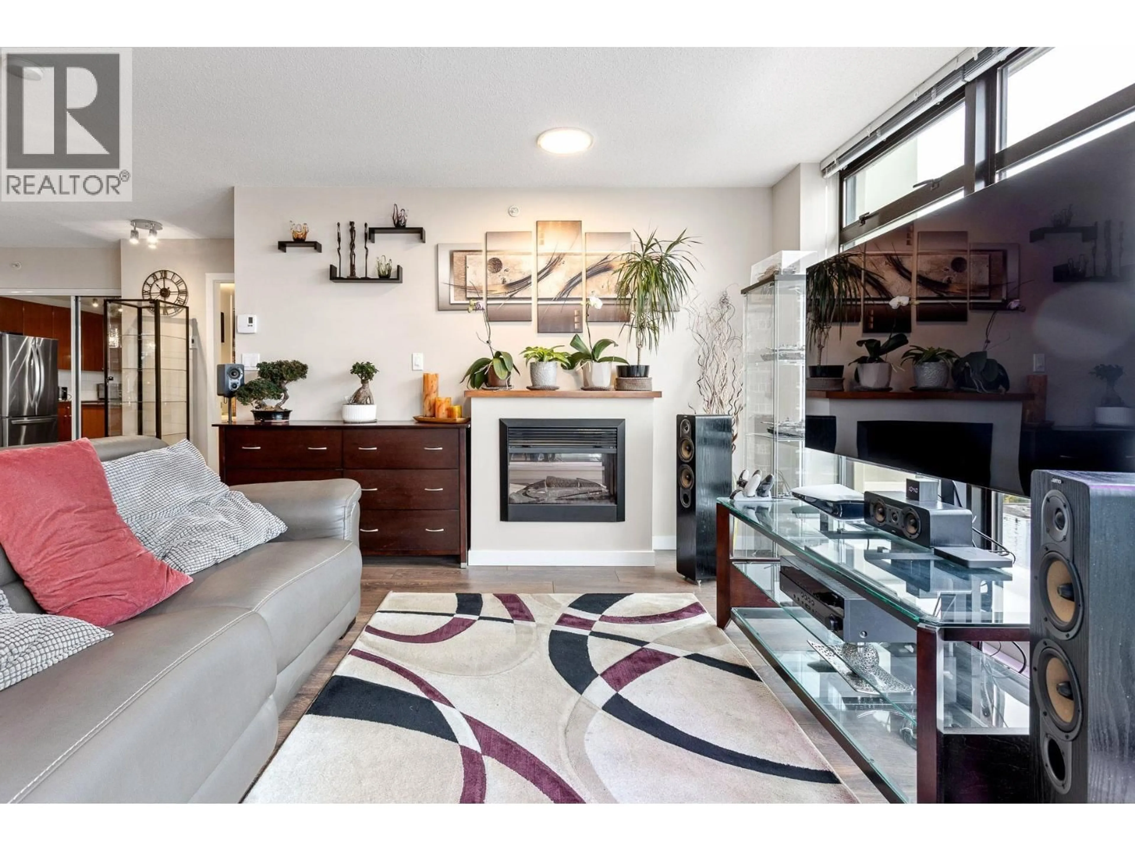 Living room with furniture, unknown for 1106 - 610 VICTORIA STREET, New Westminster British Columbia V3M0A5