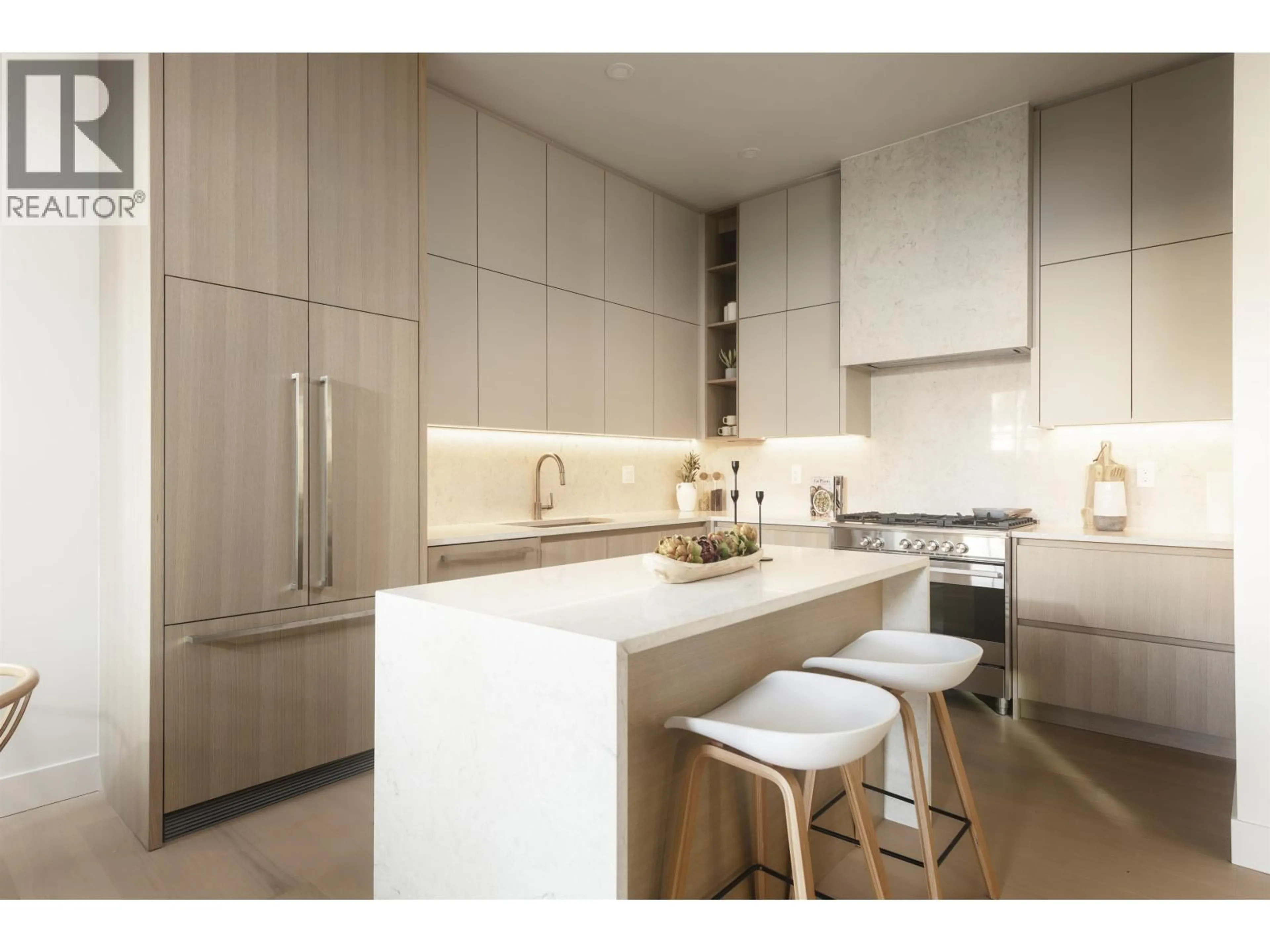 Contemporary kitchen, unknown for 2136 10TH AVENUE, Vancouver British Columbia V5N1Y1