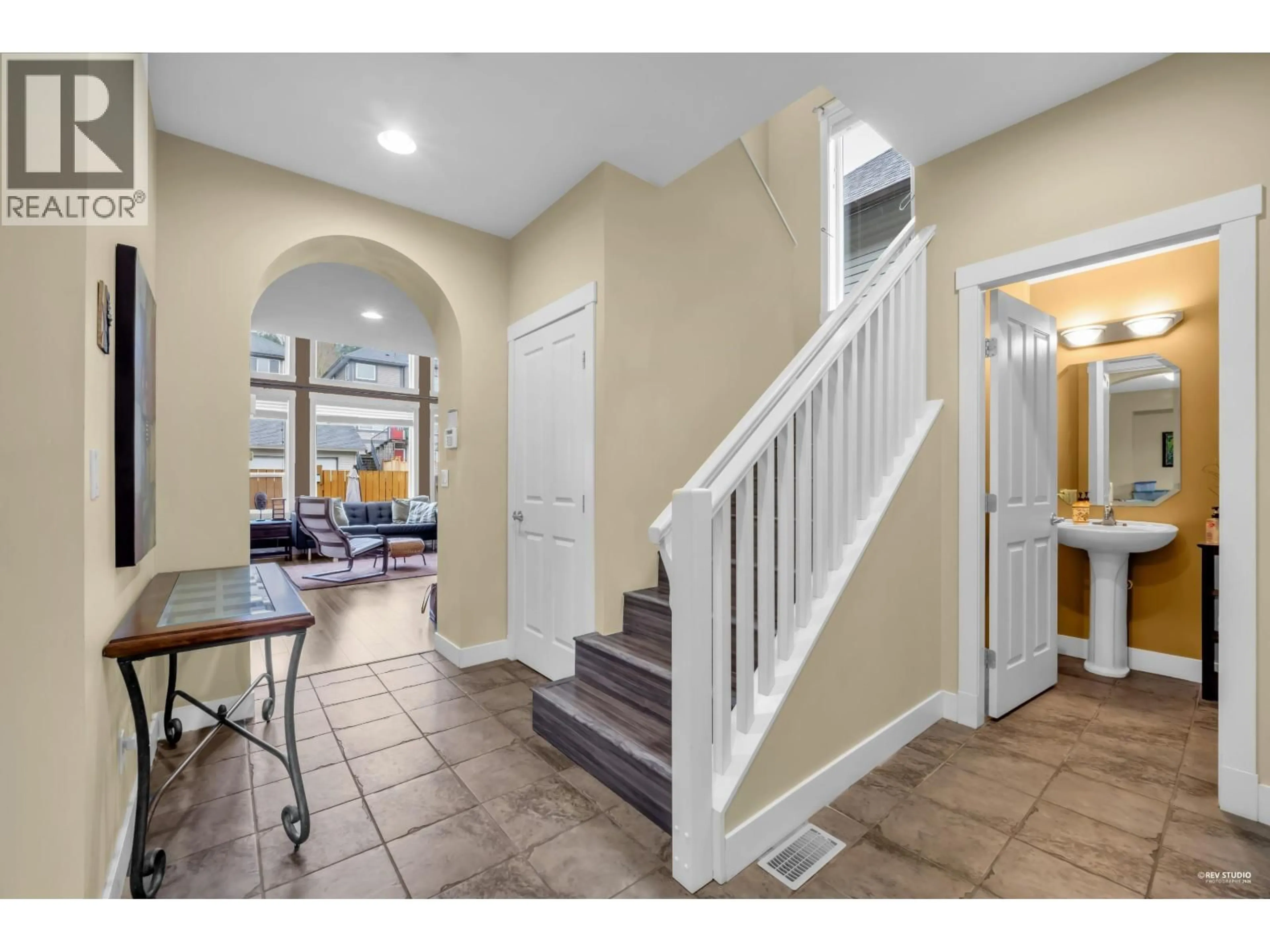 Indoor entryway for 10328 243A STREET, Maple Ridge British Columbia V2W2C7