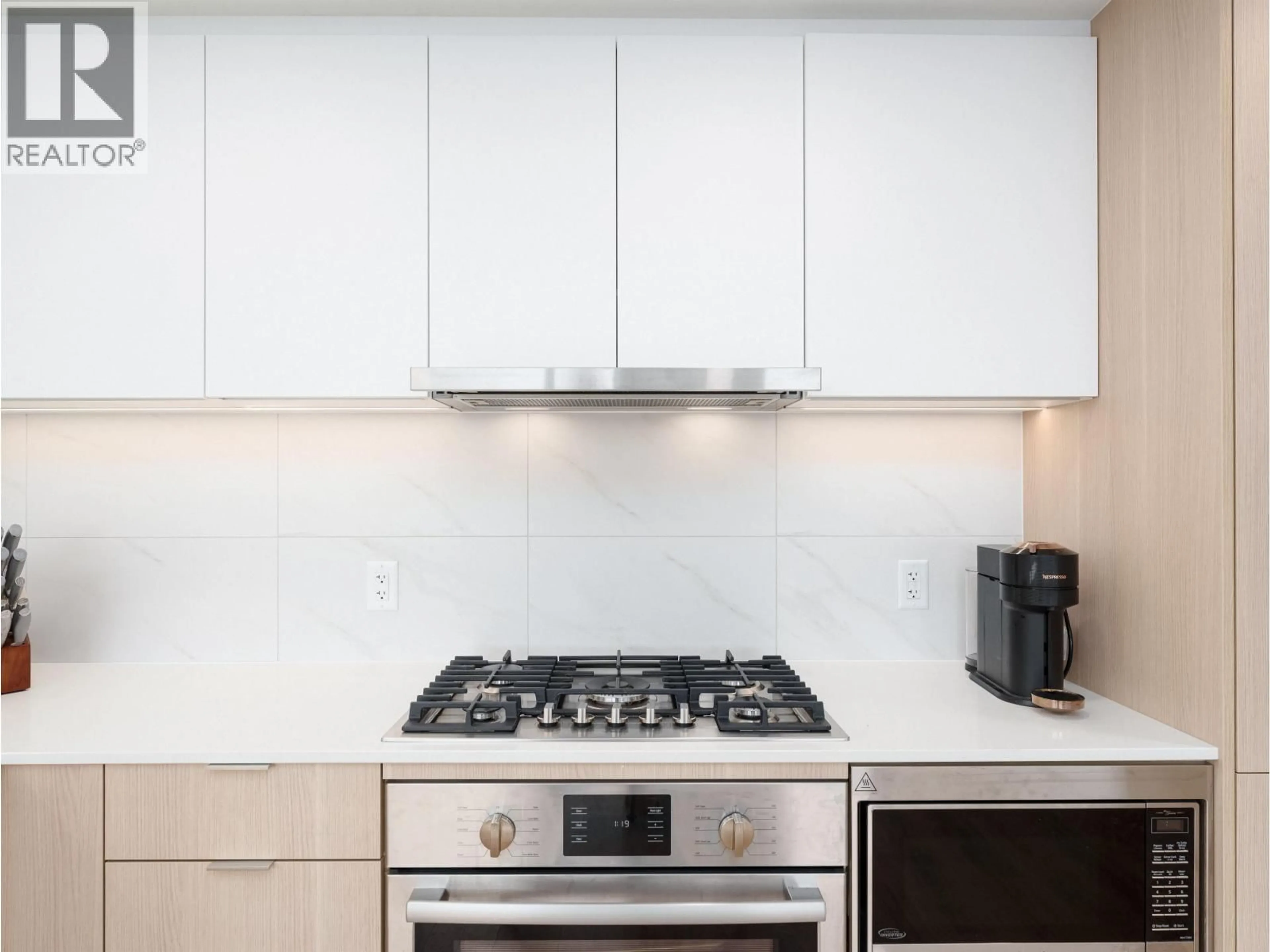 Standard kitchen, ceramic/tile floor for 1809 - 318 ALDERSON AVENUE, Coquitlam British Columbia V3K0J1