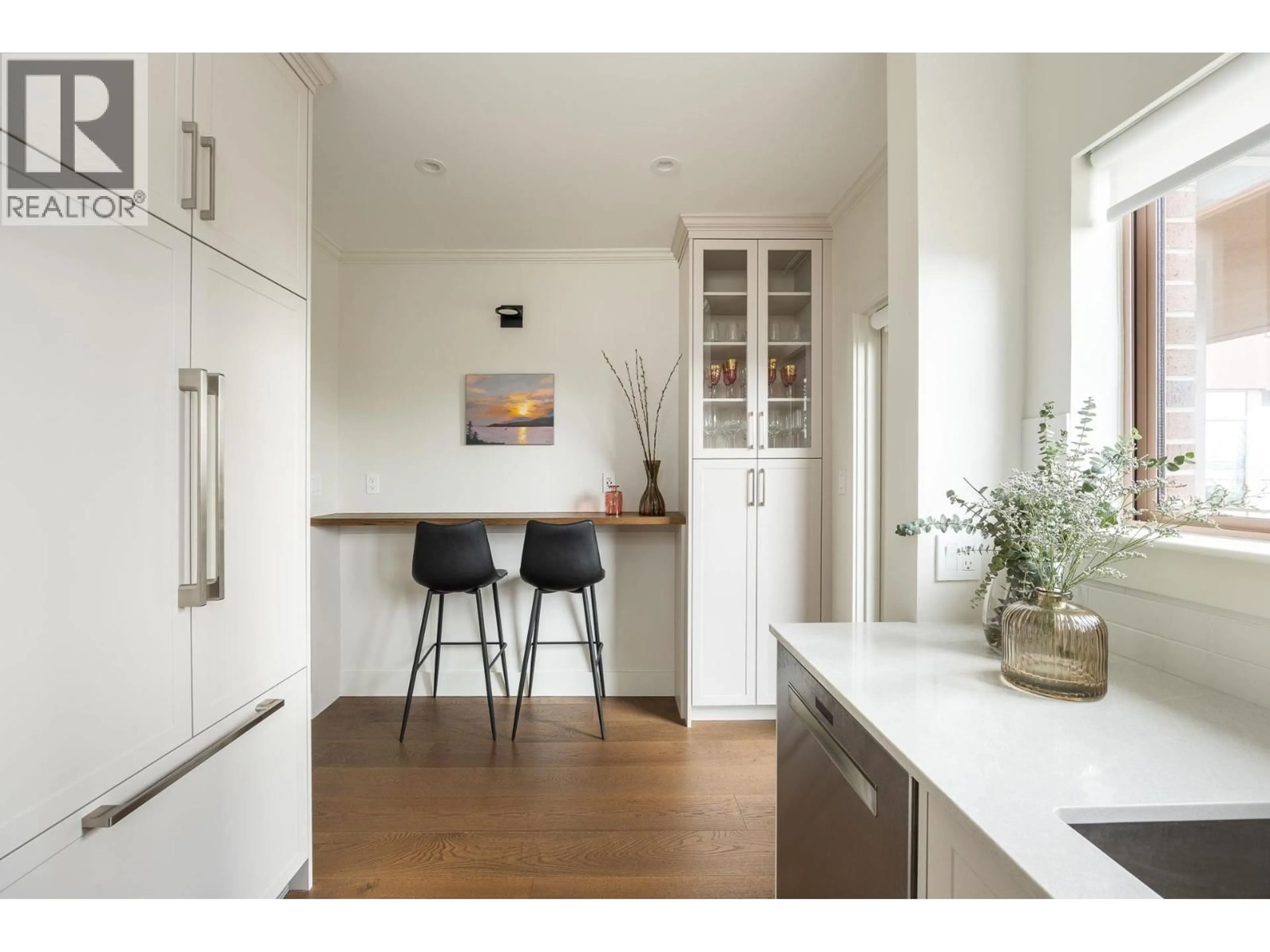 Open concept kitchen, unknown for 308 - 2271 BELLEVUE AVENUE, West Vancouver British Columbia V7V4X1