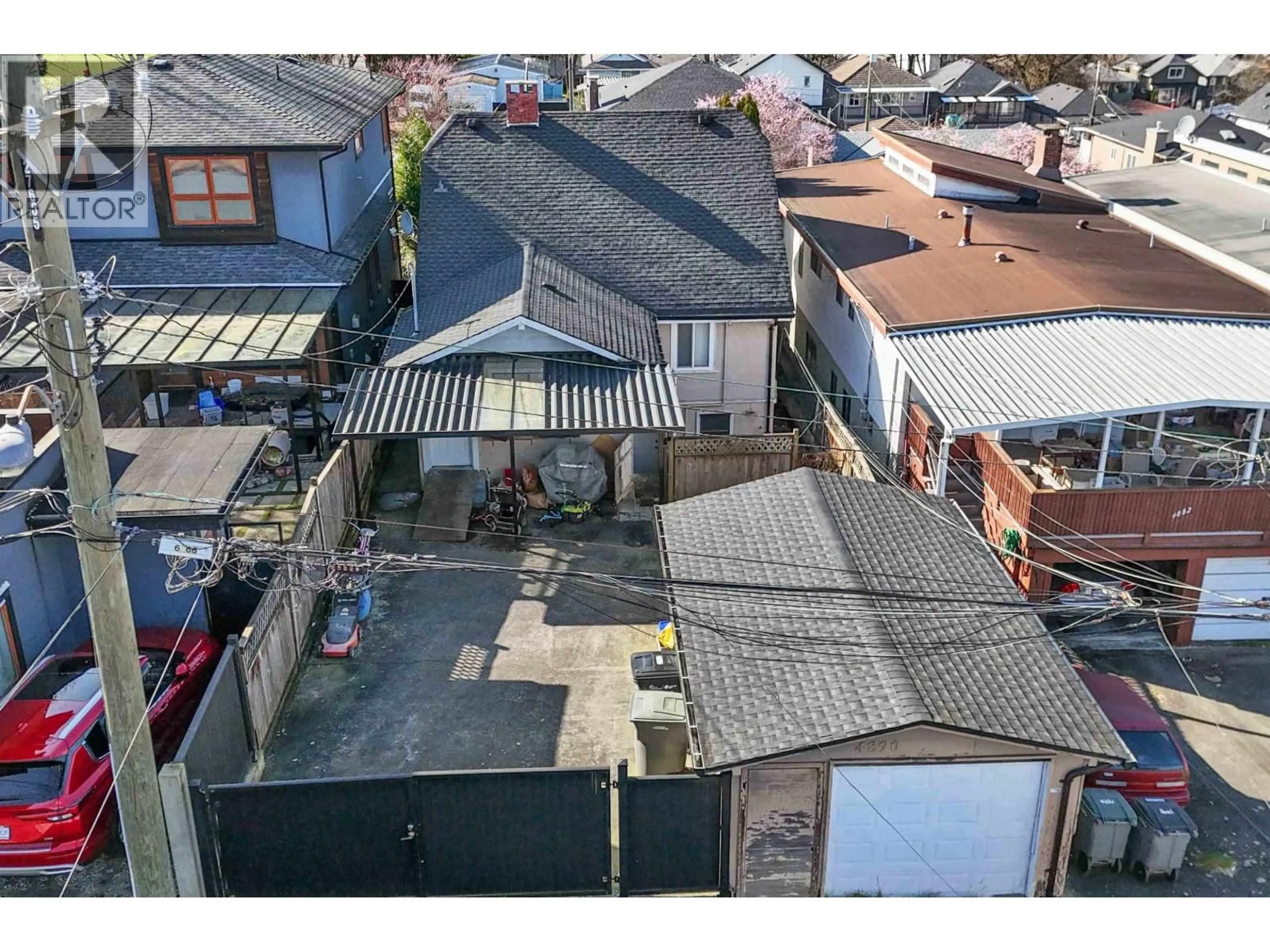 A pic from outside/outdoor area/front of a property/back of a property/a pic from drone, street for 4890 DUMFRIES STREET, Vancouver British Columbia V5N3T9