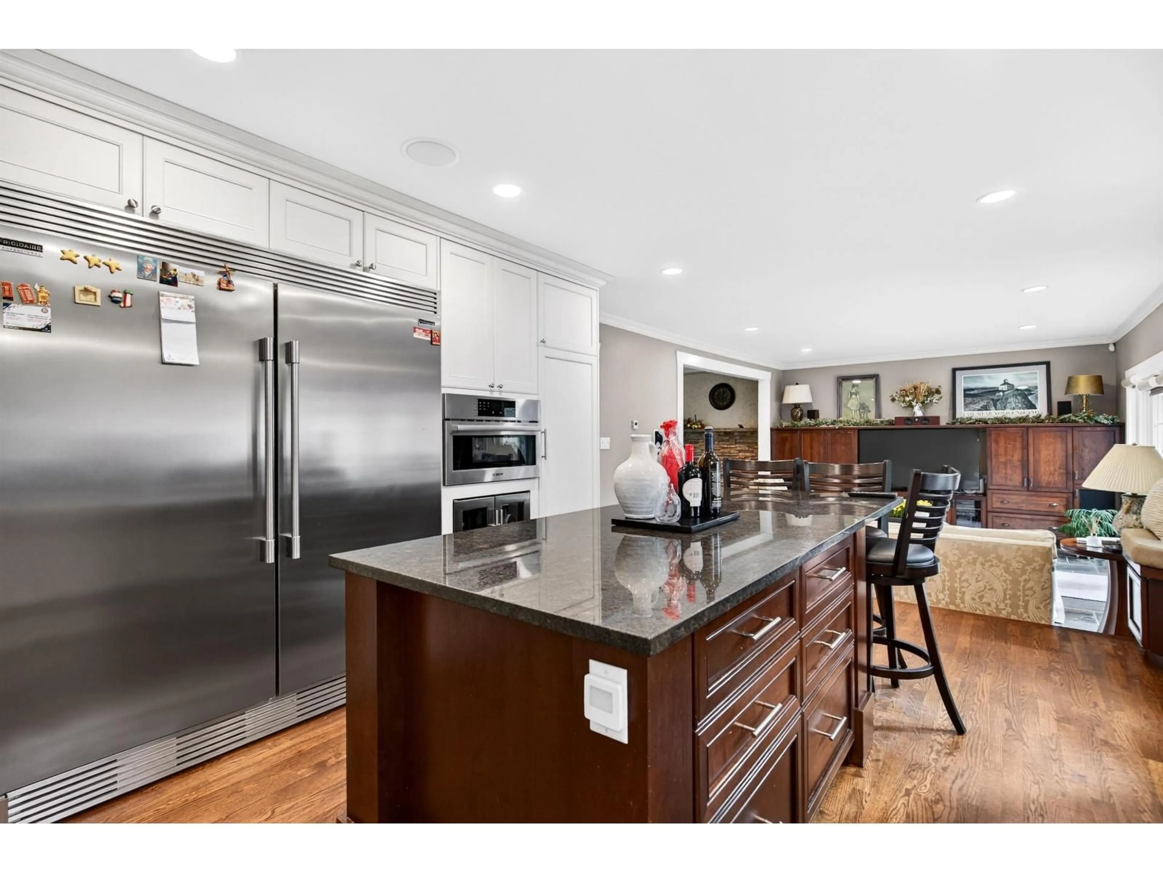 Open concept kitchen, unknown for 13386 18A AVENUE, Surrey British Columbia V4A7R1