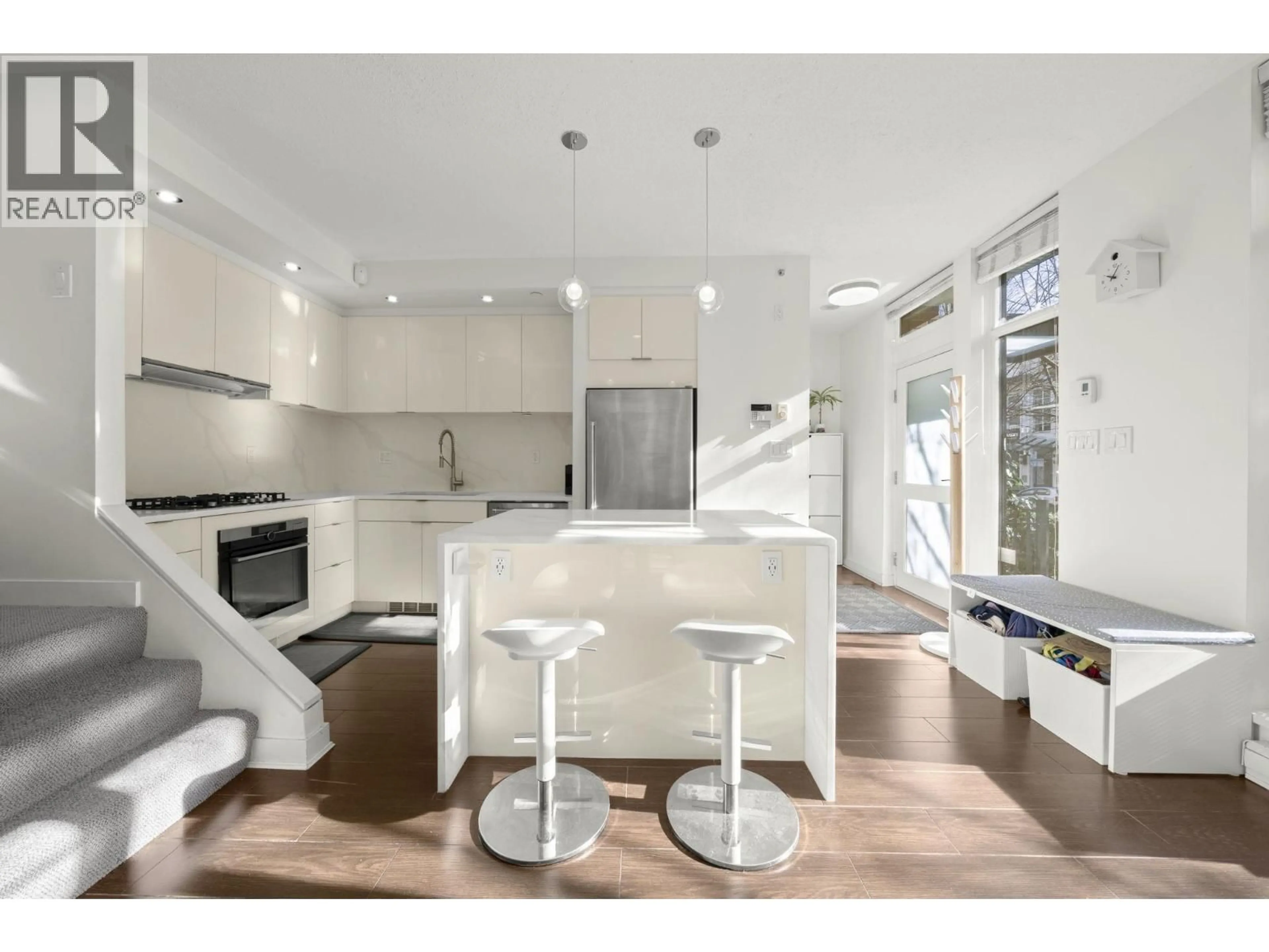 Open concept kitchen, unknown for 1053 HOMER STREET, Vancouver British Columbia V6B2X5