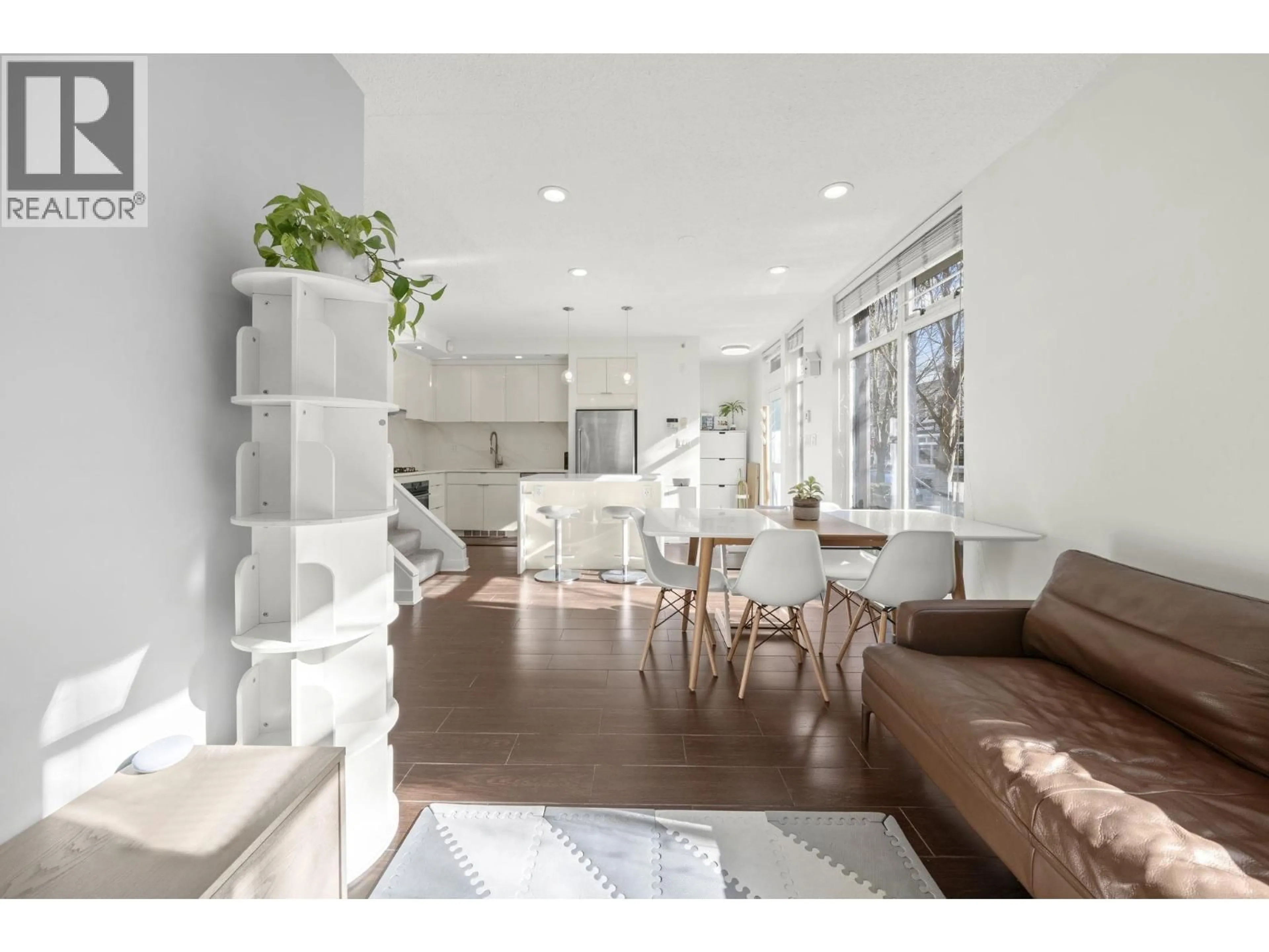 Open concept kitchen, unknown for 1053 HOMER STREET, Vancouver British Columbia V6B2X5