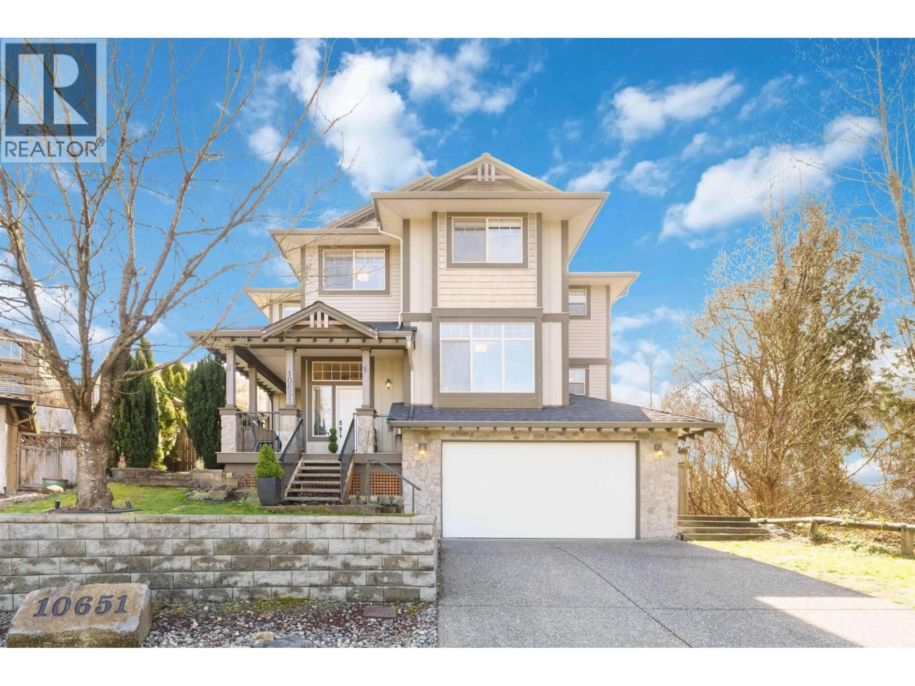 Home with vinyl exterior material, street for 10651 KIMOLA WAY, Maple Ridge British Columbia V2W0B5