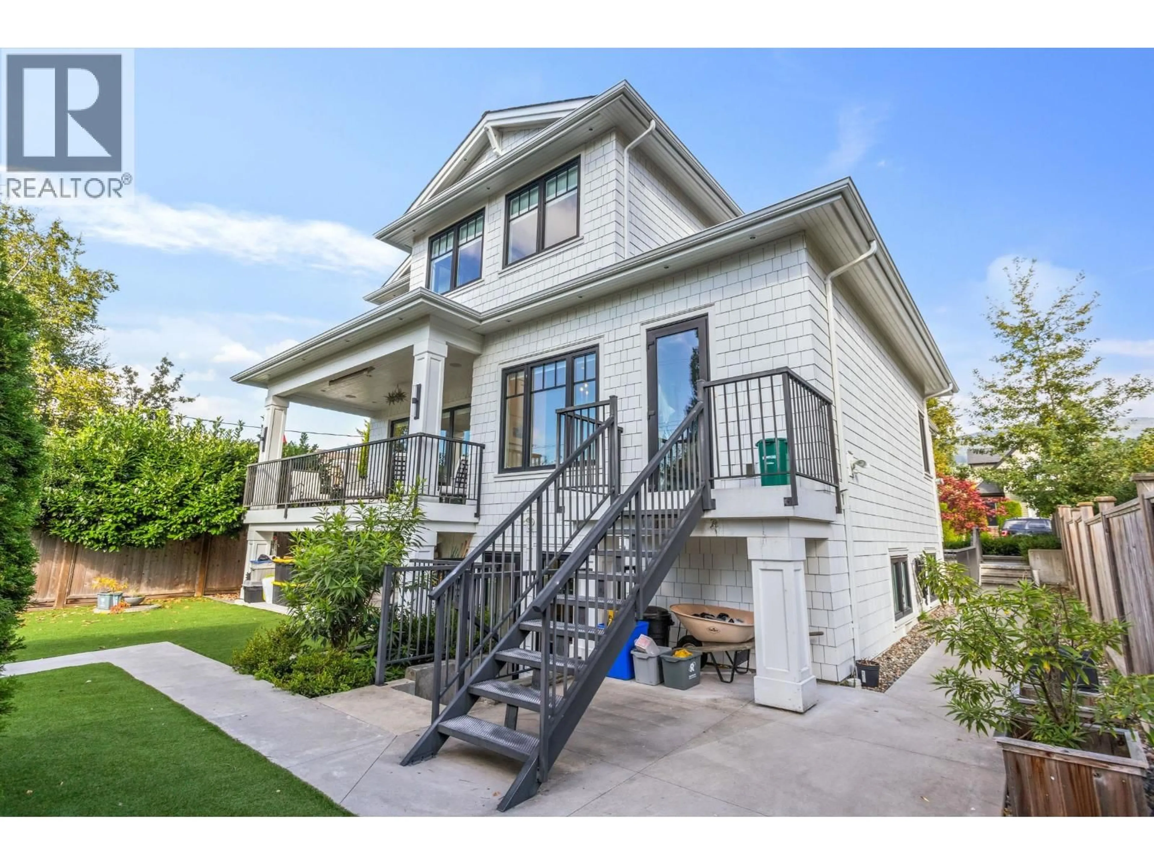 Home with vinyl exterior material, street for 345 20TH STREET, North Vancouver British Columbia V7L3A8