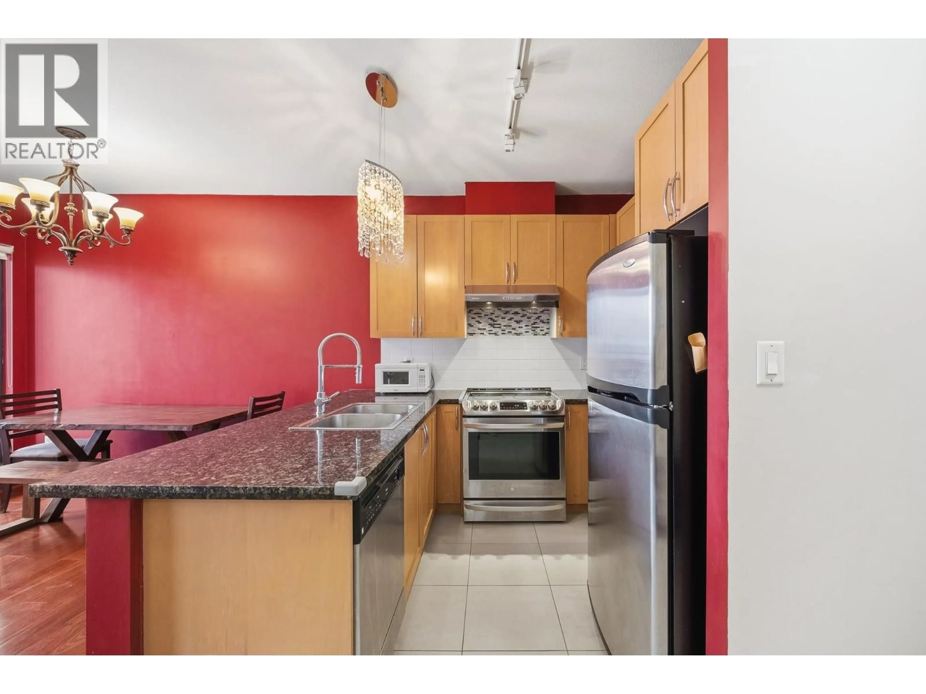 Standard kitchen, unknown for 1801 - 6833 STATION HILL DRIVE, Burnaby British Columbia V3N5E1