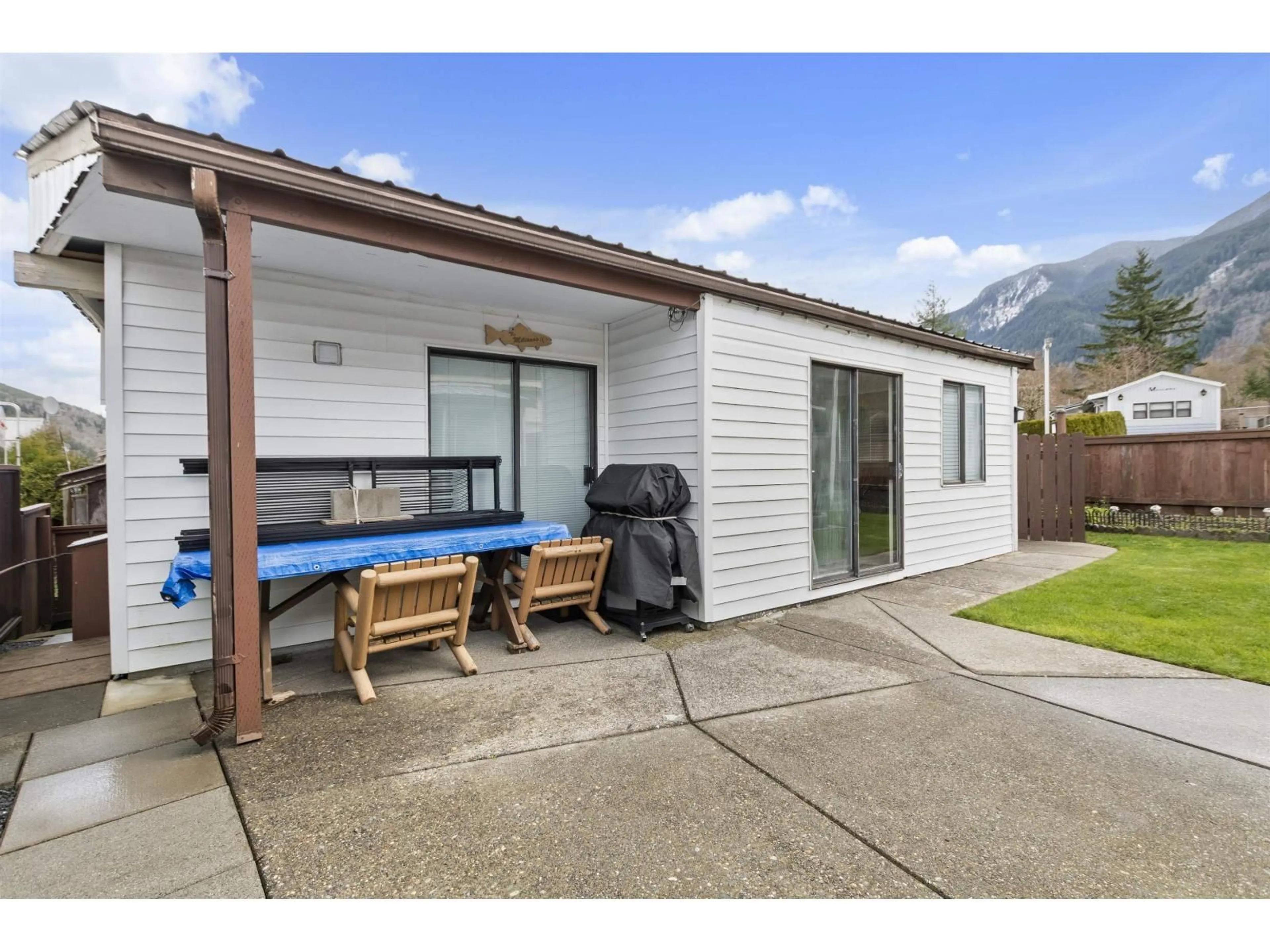 A pic from outside/outdoor area/front of a property/back of a property/a pic from drone, street for 79 - 1436 FROST ROAD, Chilliwack British Columbia V2R4X8