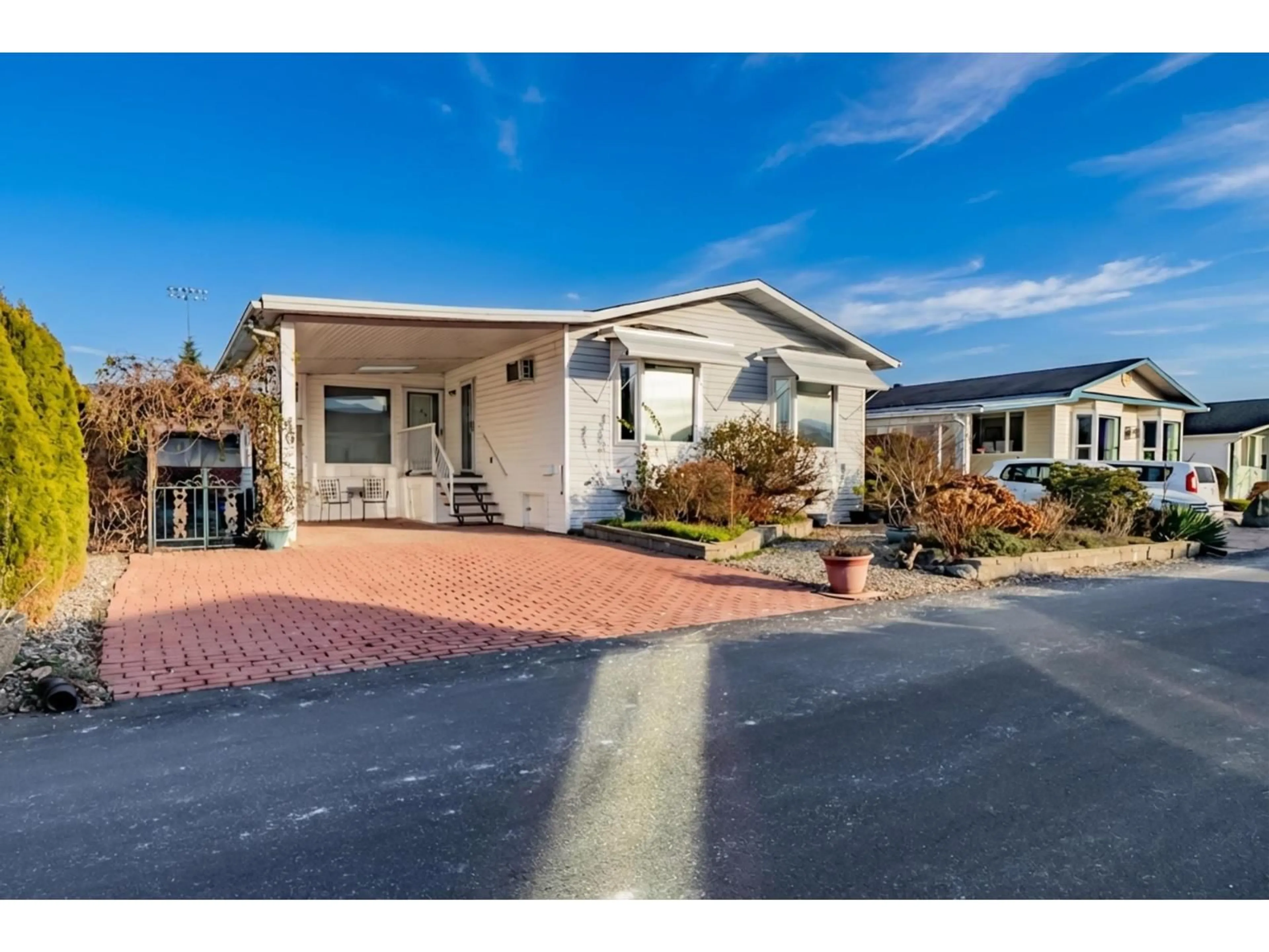 Home with vinyl exterior material, street for 46 - 9055 ASHWELL ROAD, Chilliwack British Columbia V2P7S6