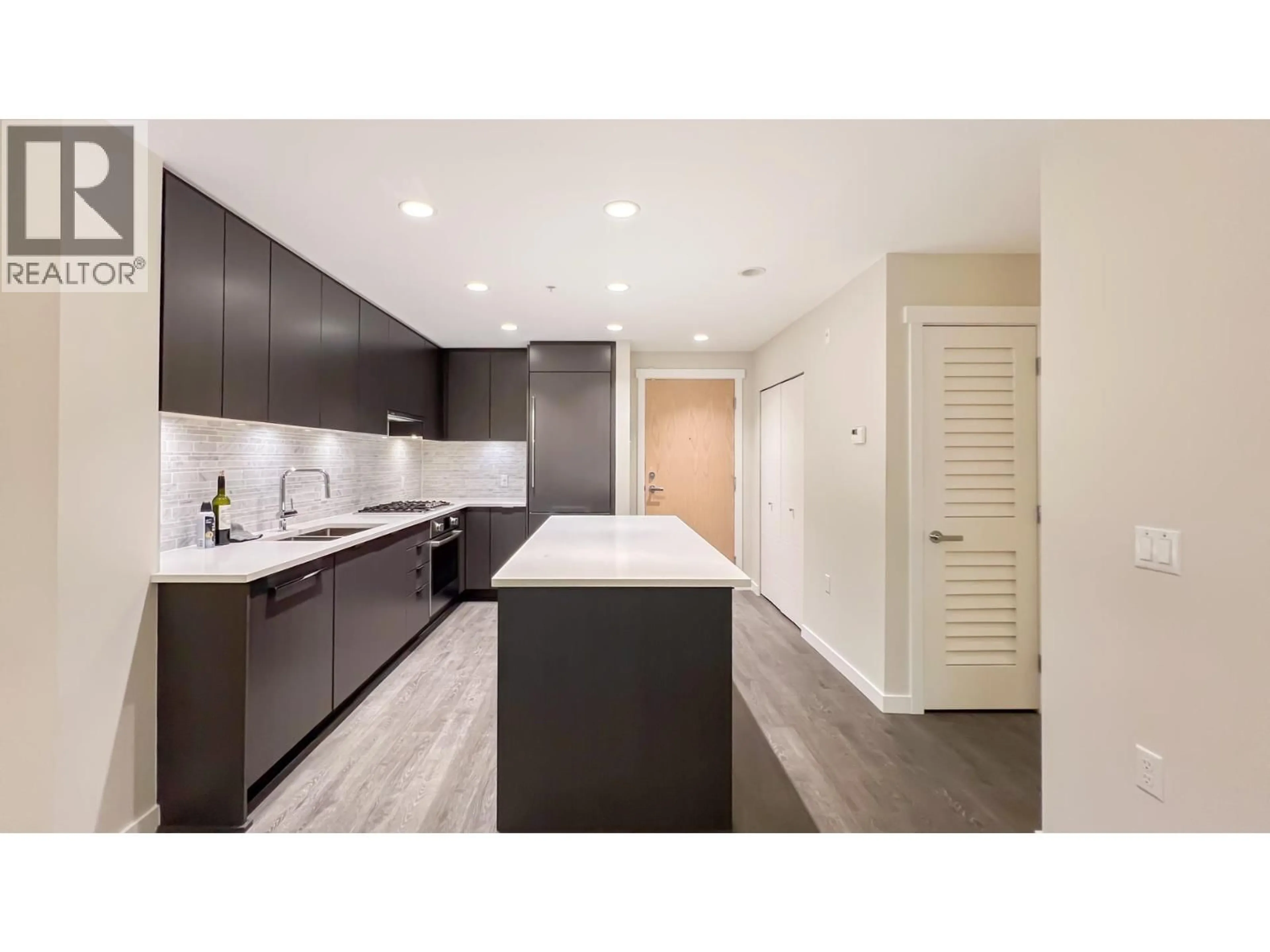 Open concept kitchen, unknown for 115 - 9233 ODLIN ROAD, Richmond British Columbia V6X0V4