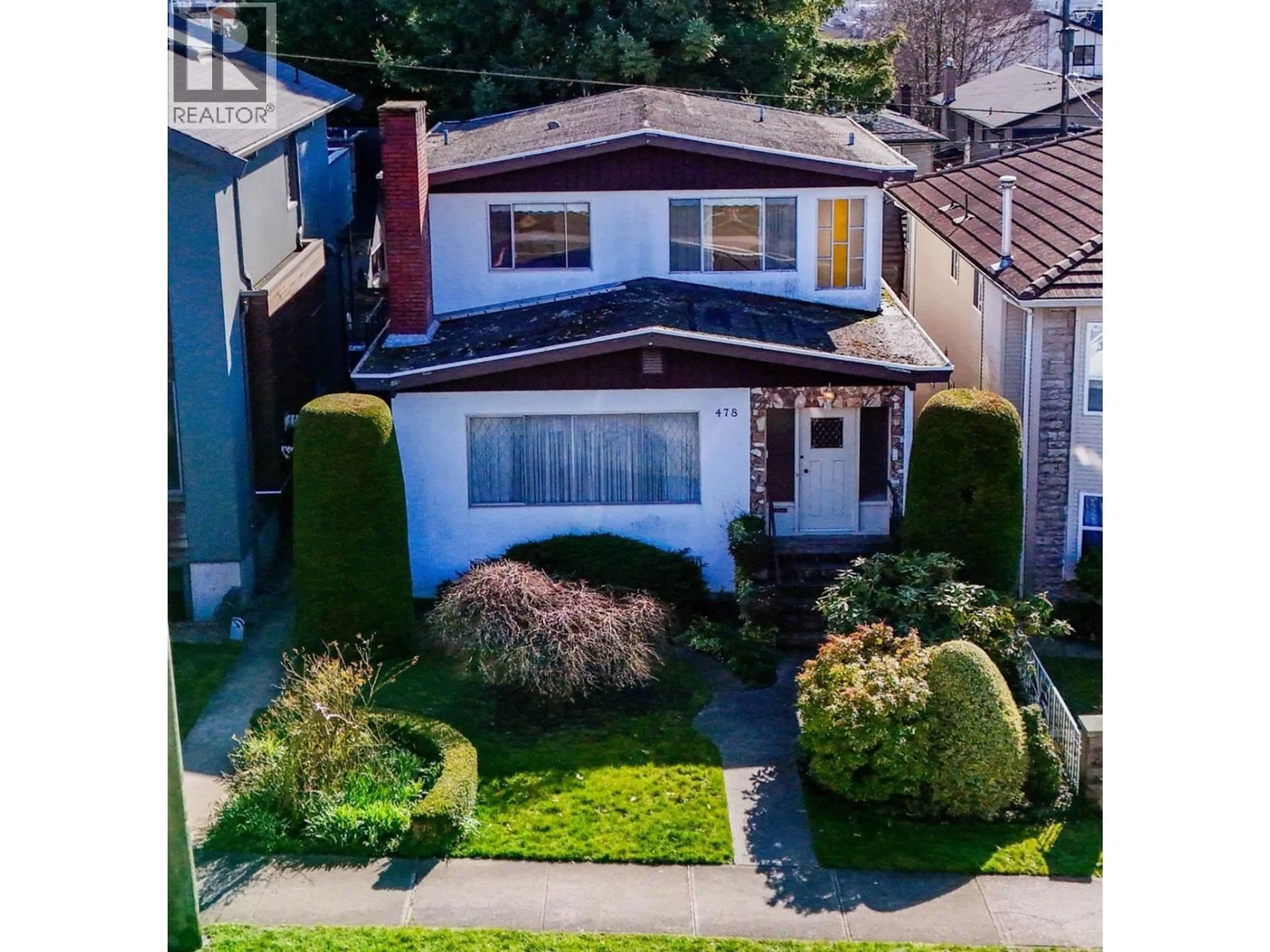 A pic from outside/outdoor area/front of a property/back of a property/a pic from drone, street for 478 53RD AVENUE, Vancouver British Columbia V5X1J2