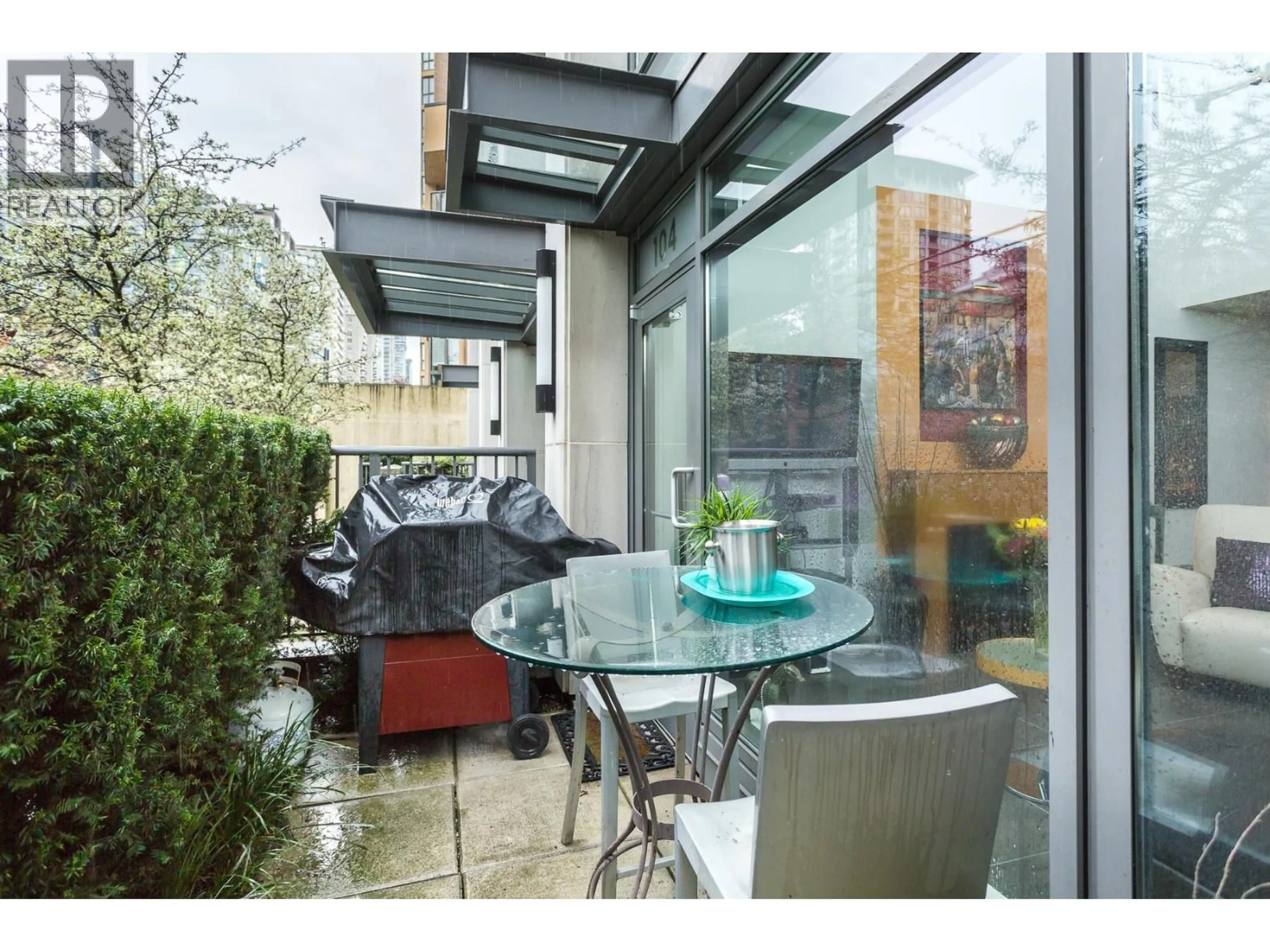 Patio, street for 104 - 1168 RICHARDS STREET, Vancouver British Columbia V6B3E6