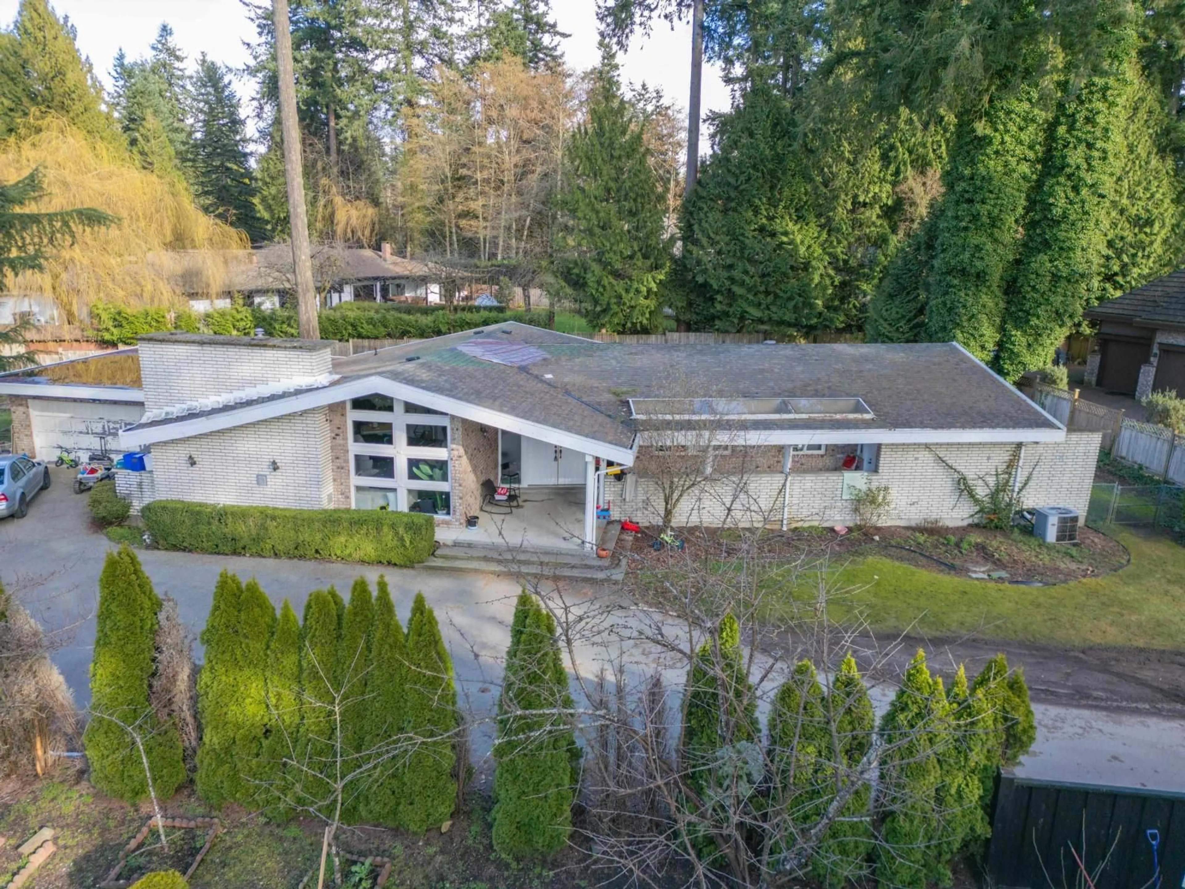 A pic from outside/outdoor area/front of a property/back of a property/a pic from drone, unknown for 2644 140 STREET, Surrey British Columbia V4P2C7
