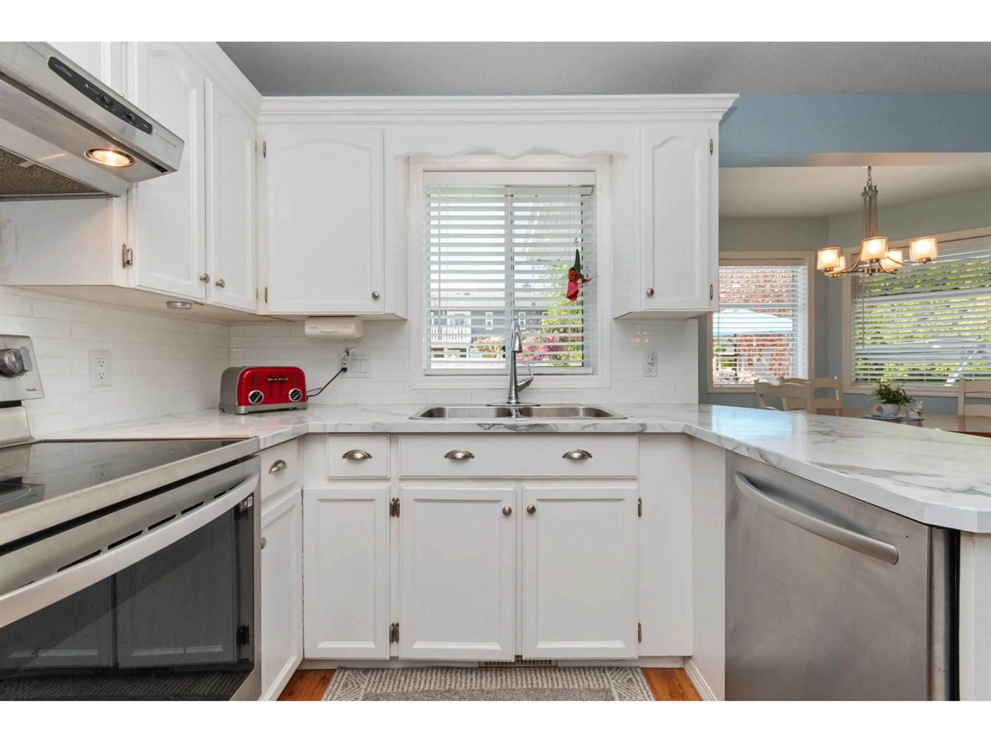 Standard kitchen, unknown for 6695 BEAUFORT ROAD, Chilliwack British Columbia V2R2C5