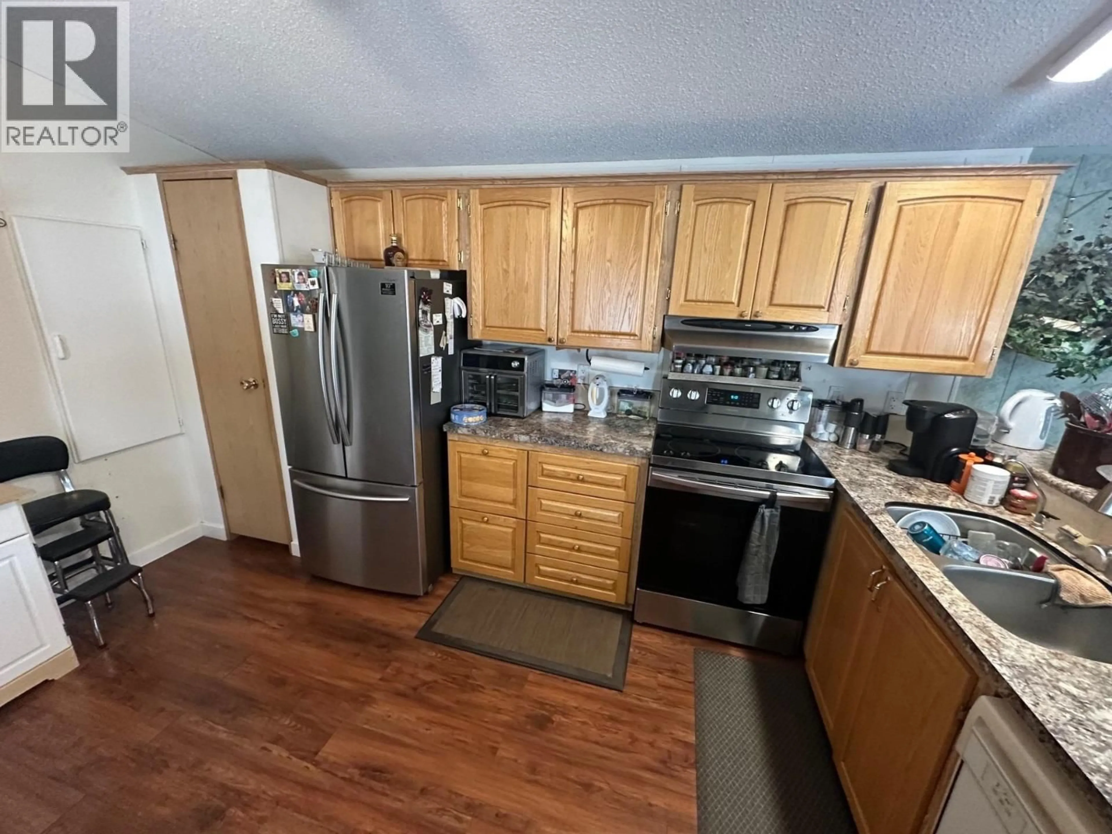 Standard kitchen, unknown for 10085 98 STREET, Taylor British Columbia V0C2K0