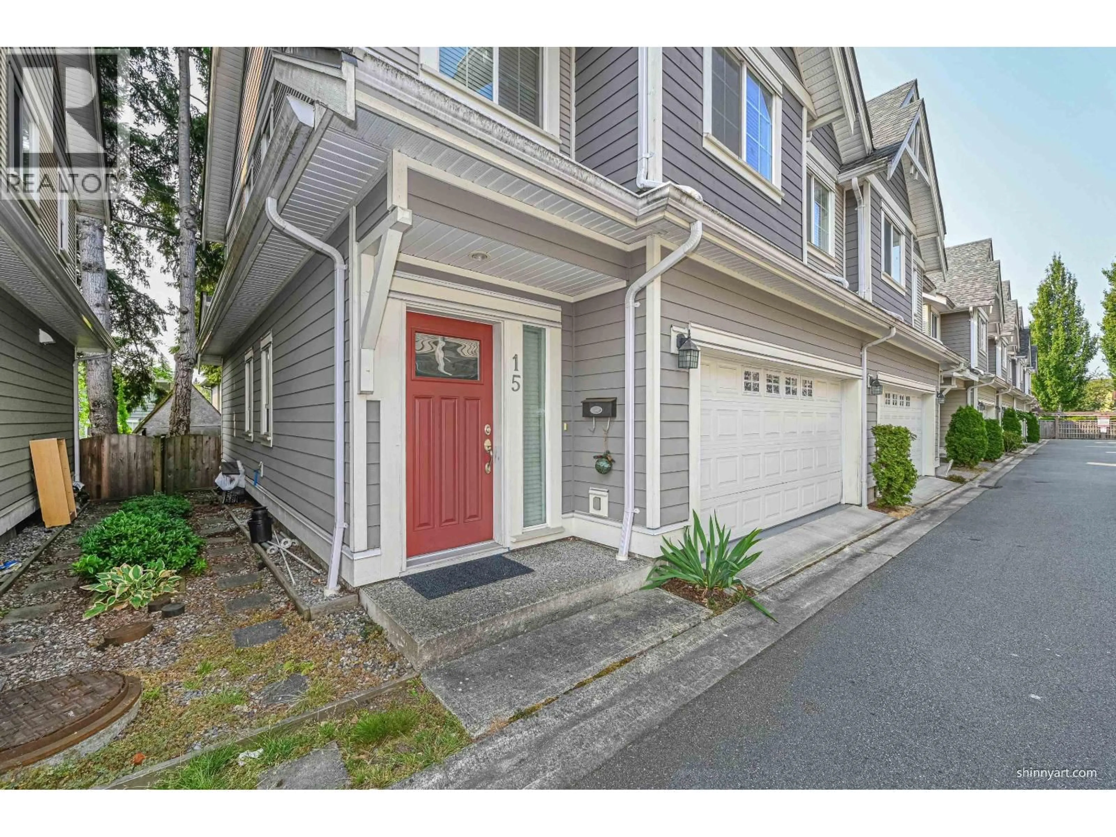 Indoor entryway for 15 - 8200 BLUNDELL ROAD, Richmond British Columbia V6Y1J8