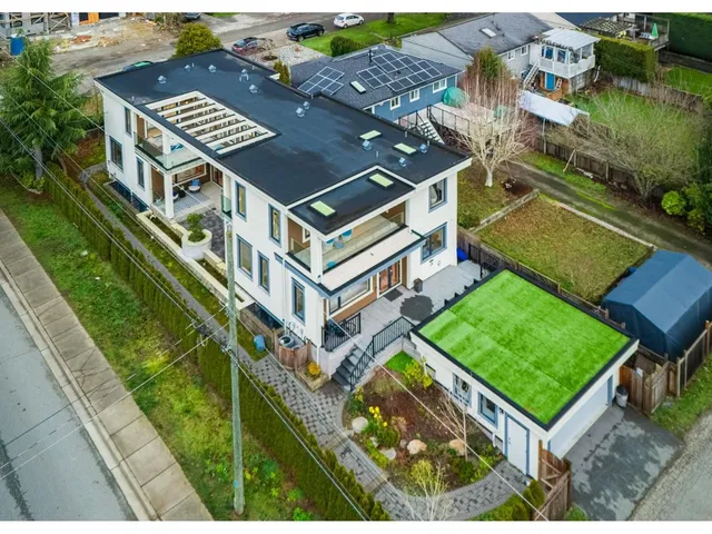 13600 BLACKBURN AVENUE, White Rock 2