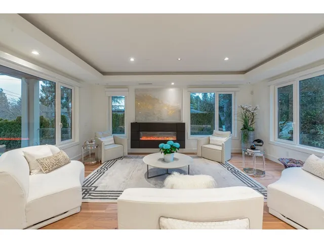 13600 BLACKBURN AVENUE, White Rock 5