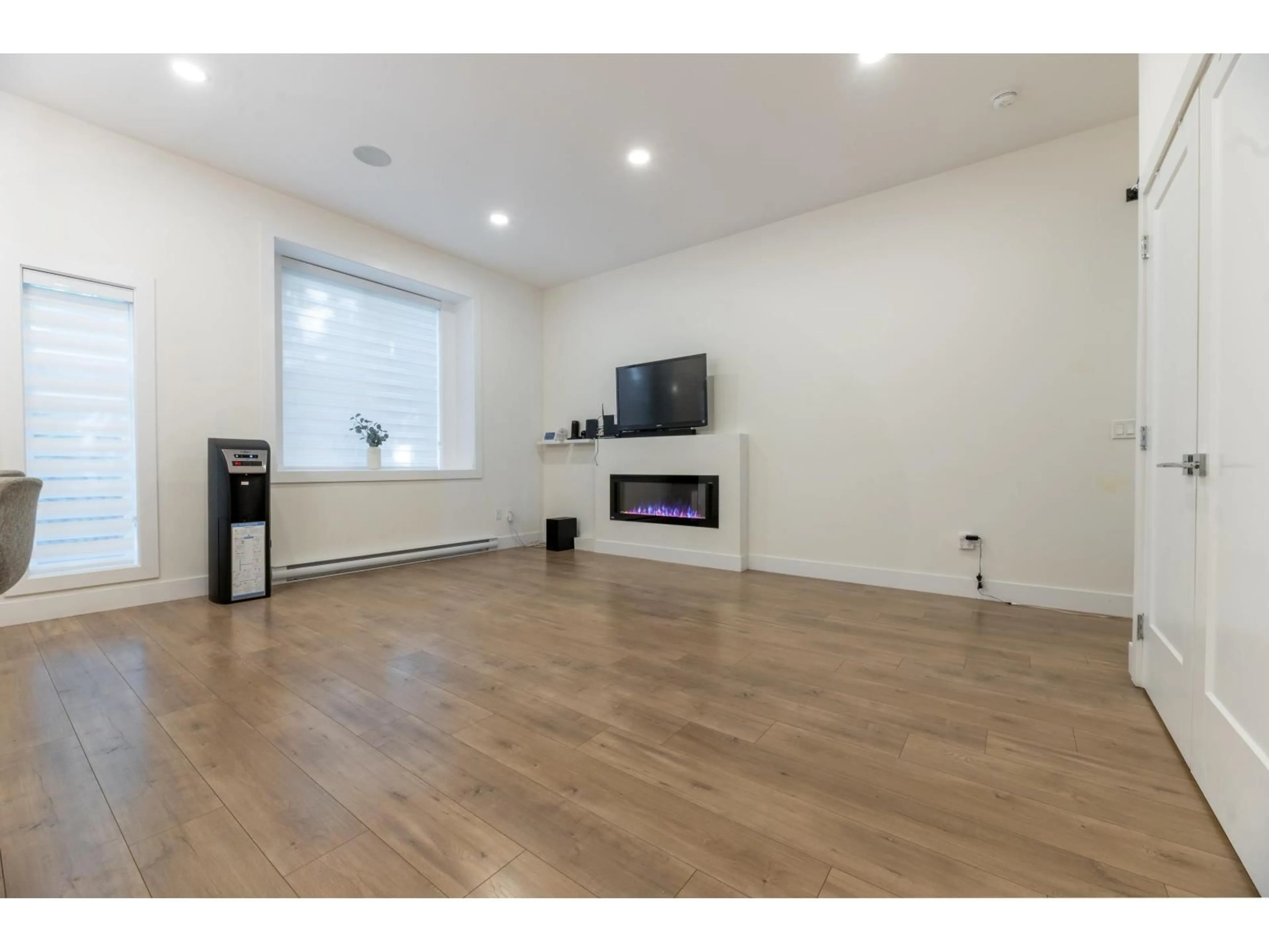 A pic of a room for 16 - 5960 142ND STREET, Surrey British Columbia V3X1C8