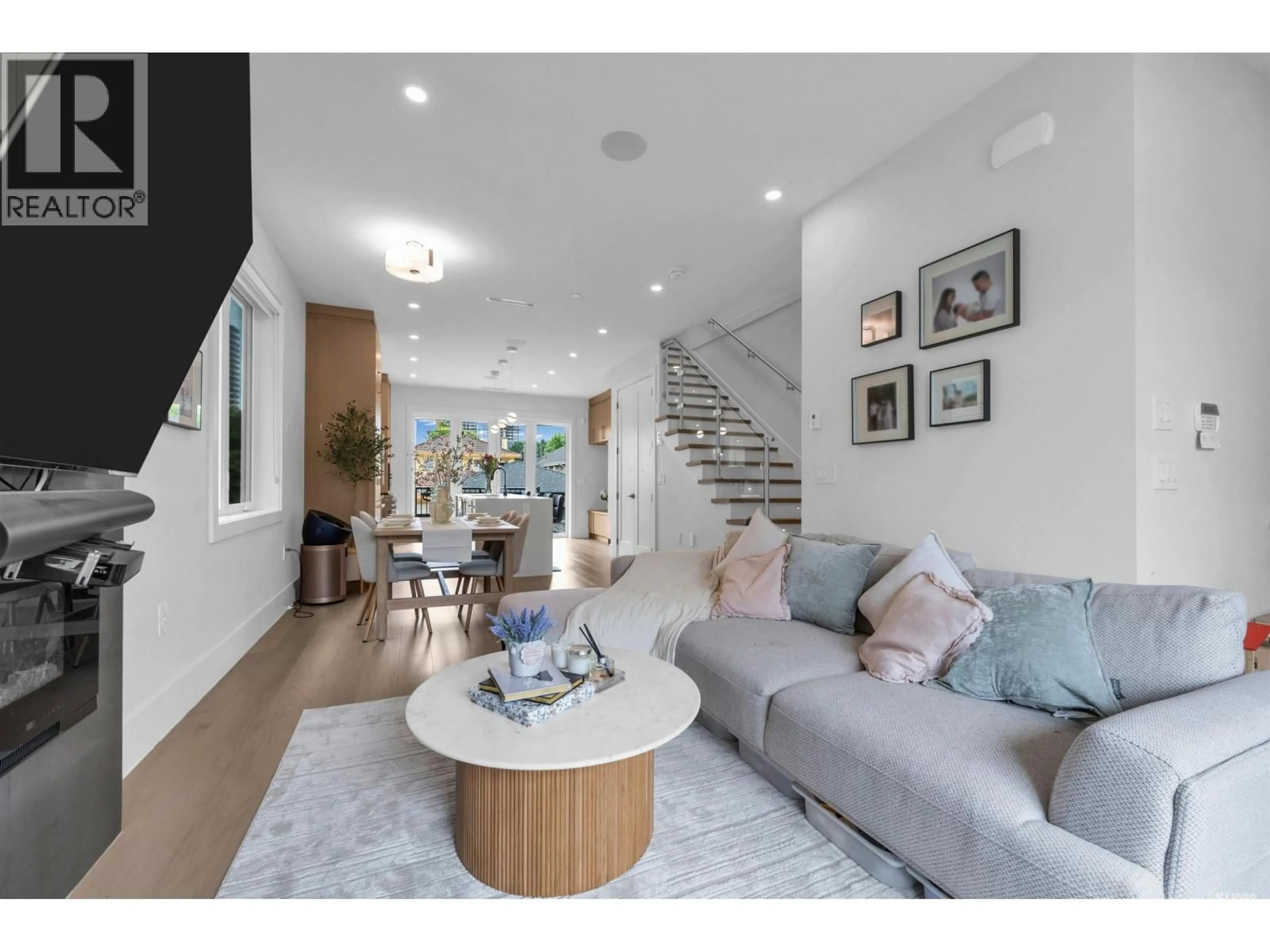 Living room with furniture, unknown for 1 - 560 63RD AVENUE, Vancouver British Columbia V6P2G8