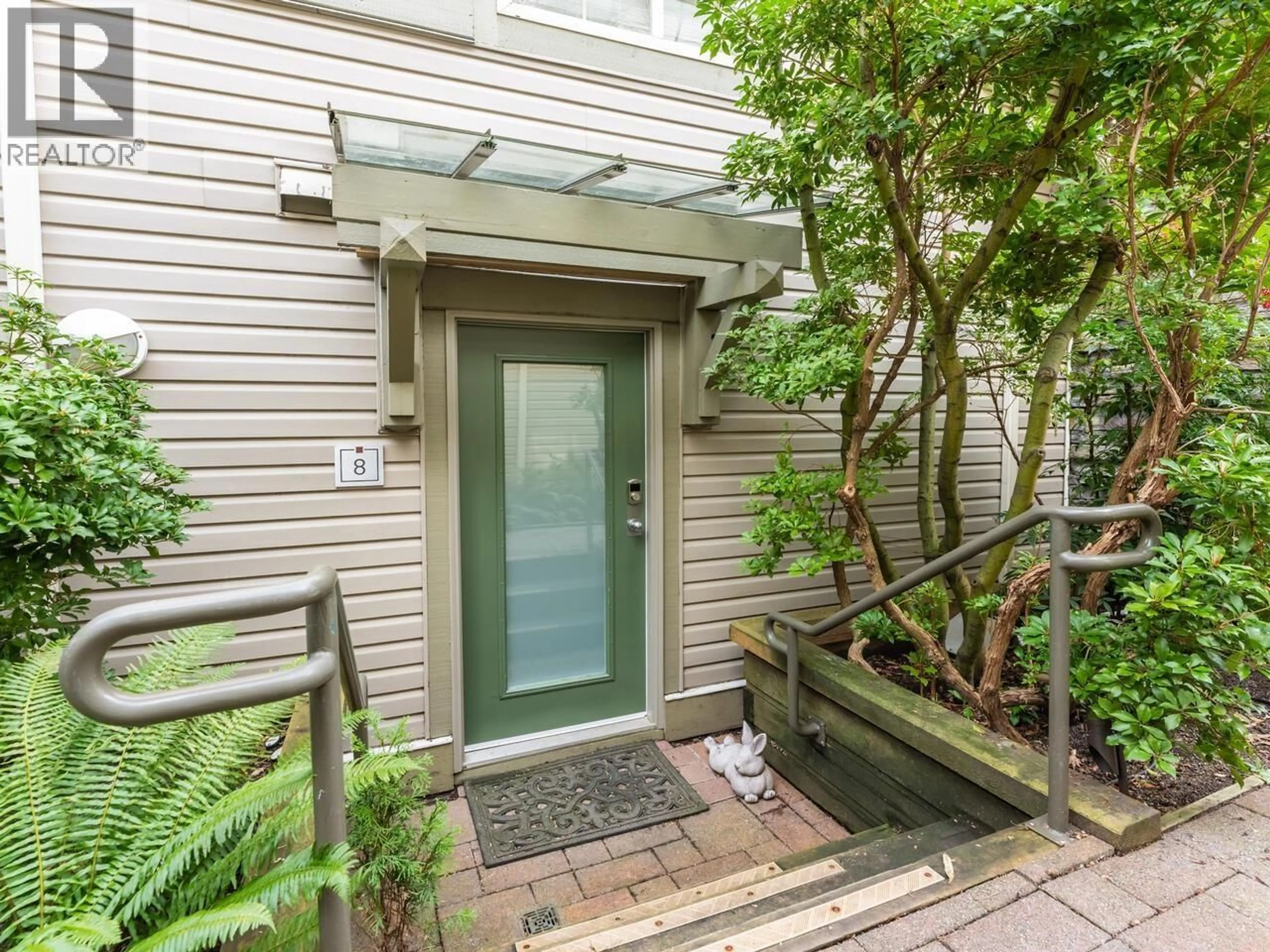 Indoor entryway for 8 - 2375 BROADWAY STREET, Vancouver British Columbia V6K2E6