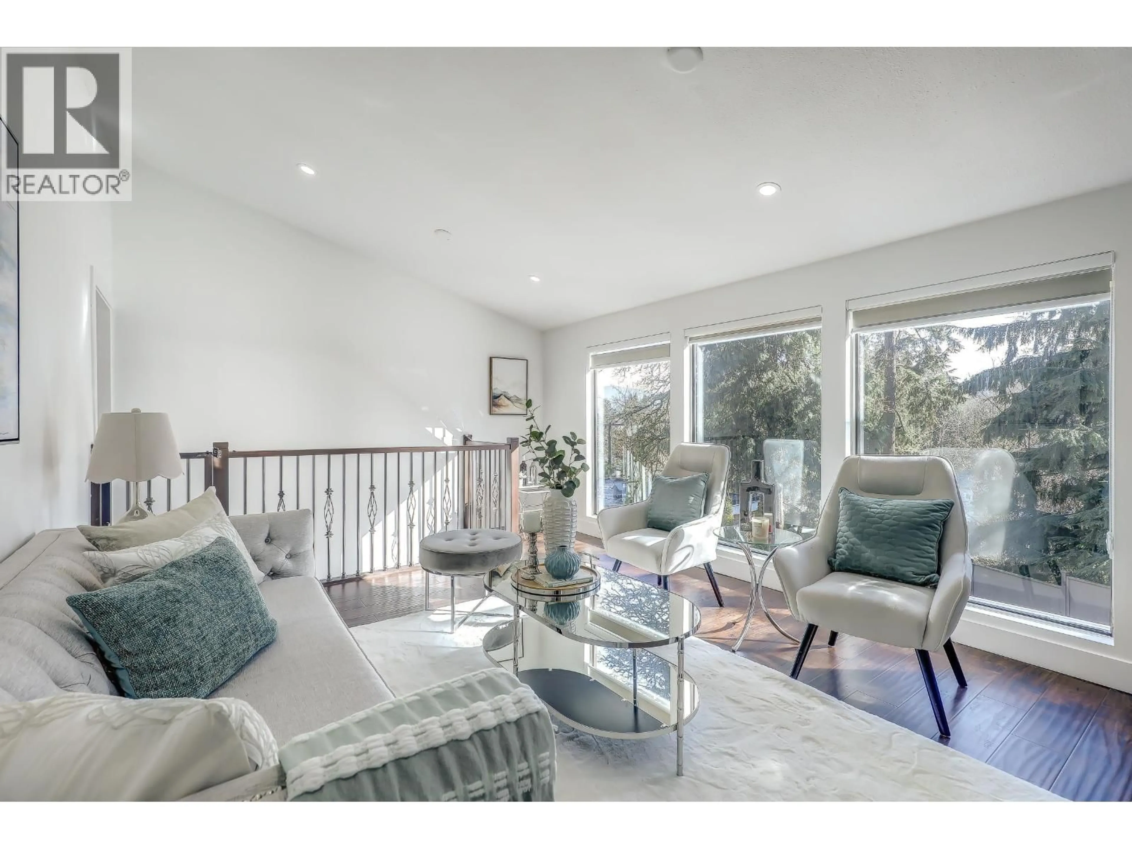 Living room with furniture, unknown for 16 MOUNT ROYAL DRIVE, Port Moody British Columbia V3H1P6