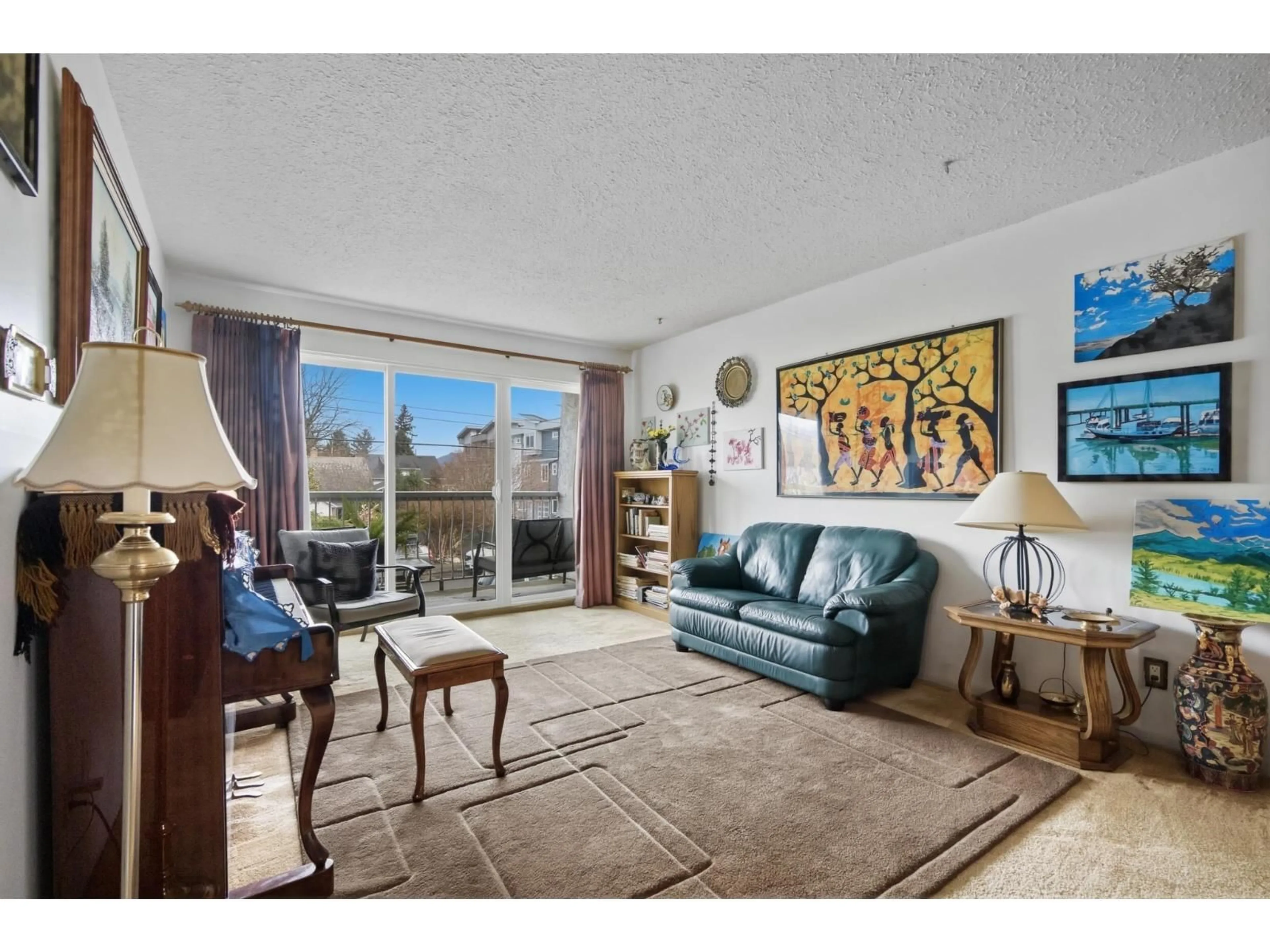 Living room with furniture, unknown for 107 - 46374 MARGARET AVENUE, Chilliwack British Columbia V2P2H1