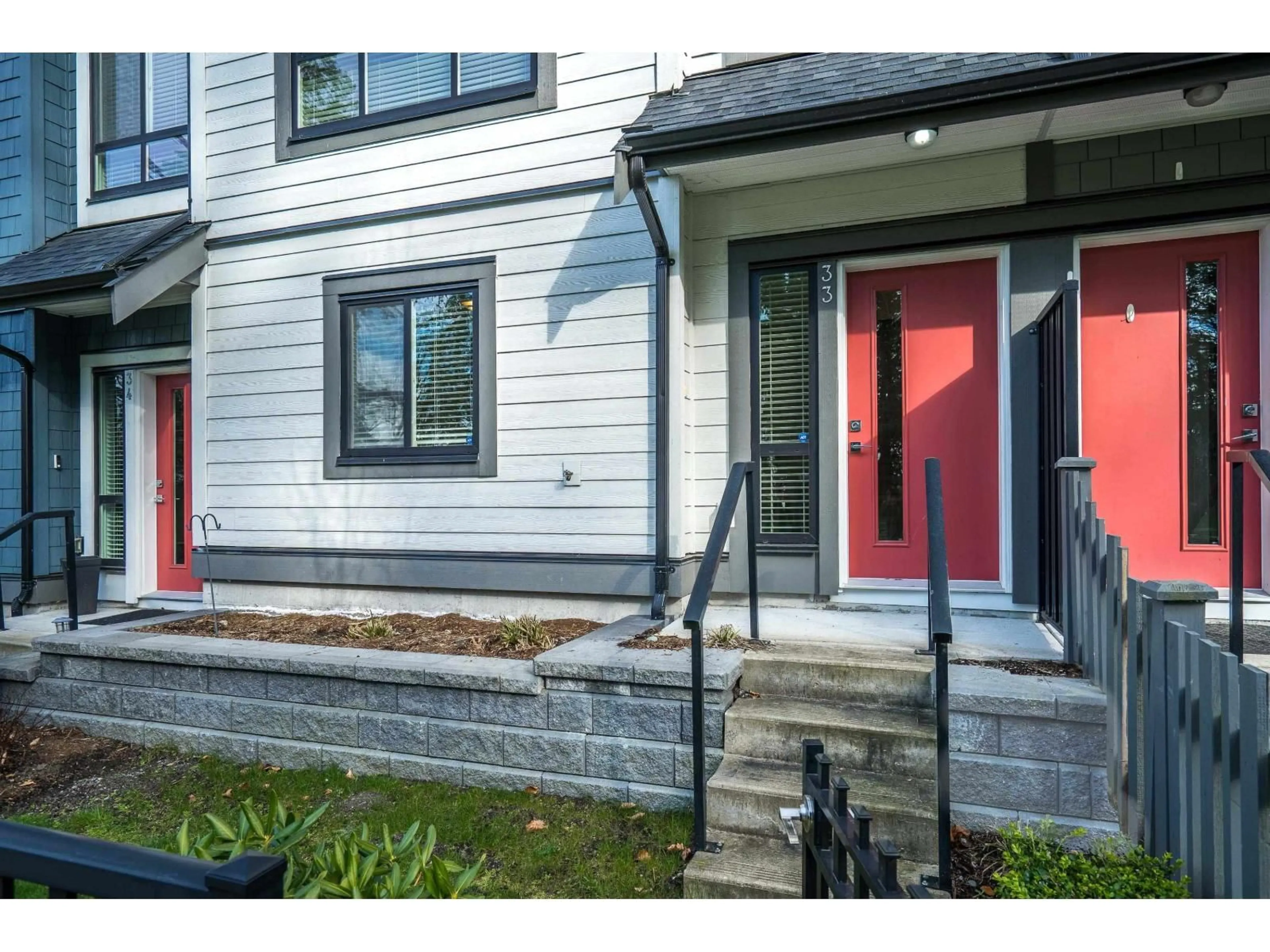 Home with vinyl exterior material, street for 33 - 16760 25 AVENUE, Surrey British Columbia V3Z0W4