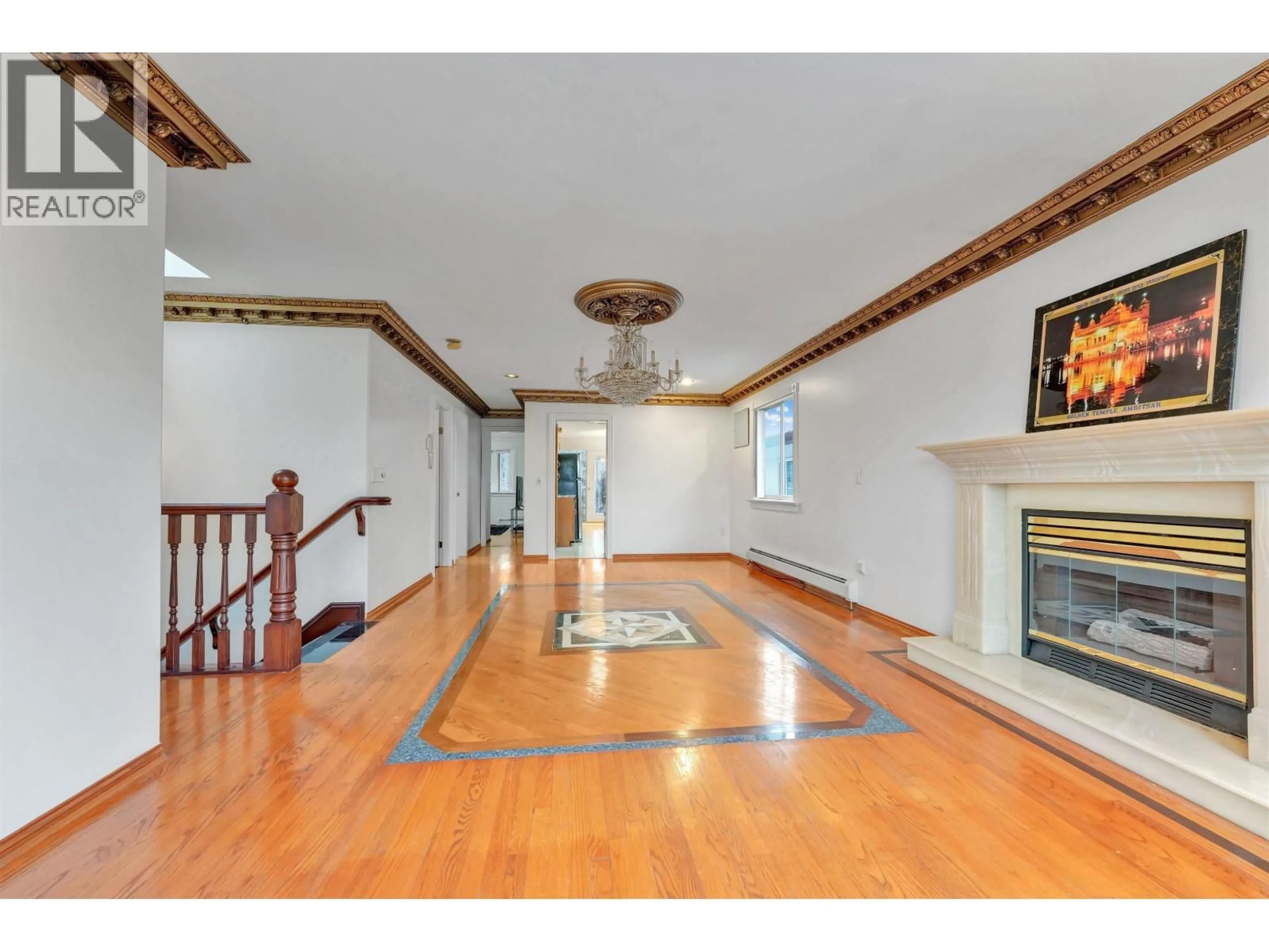 Indoor foyer for 3153 PARKER STREET, Vancouver British Columbia V5K2V4