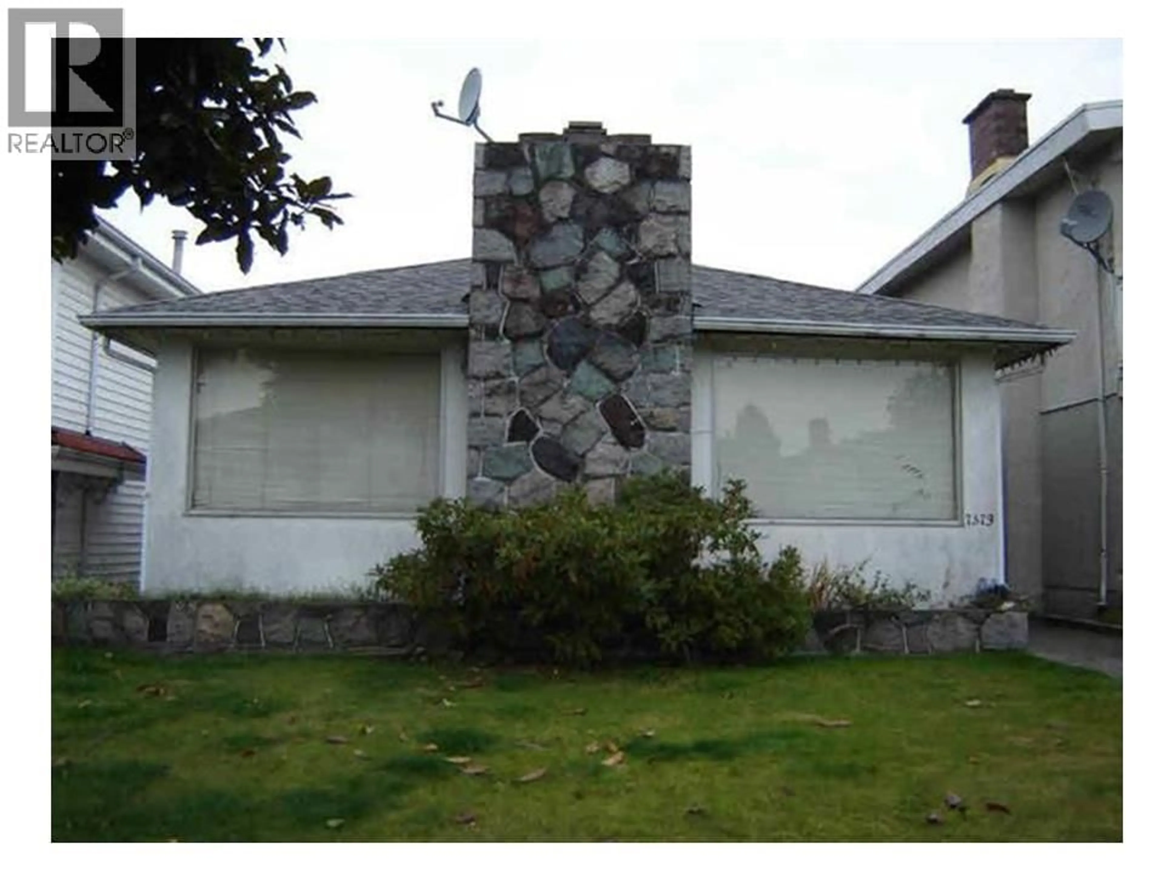 Home with vinyl exterior material, building for 7373 CULLODEN STREET, Vancouver British Columbia V5X4K3