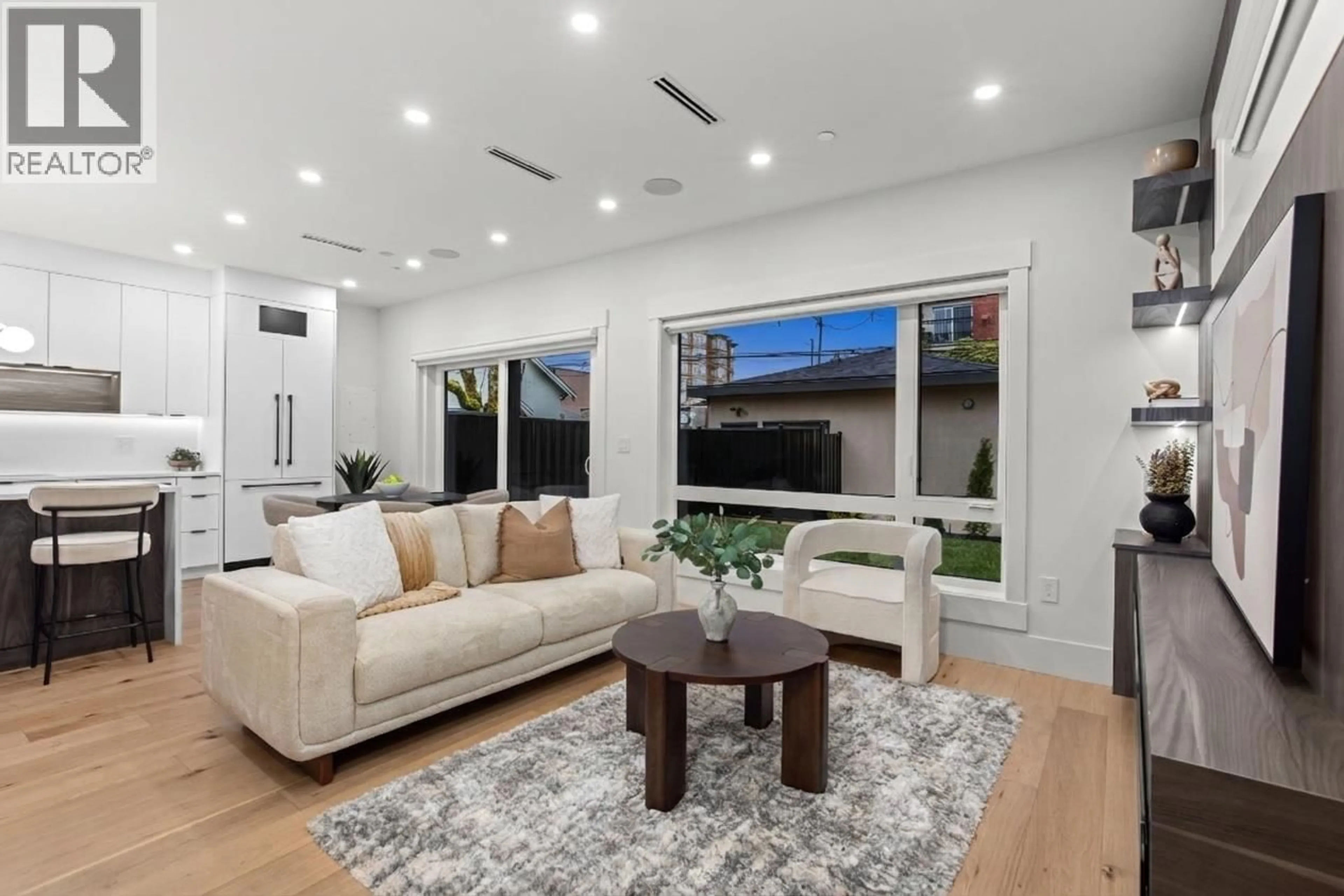 Unknown for 2 - 4549 11TH AVENUE, Vancouver British Columbia V6R2M5