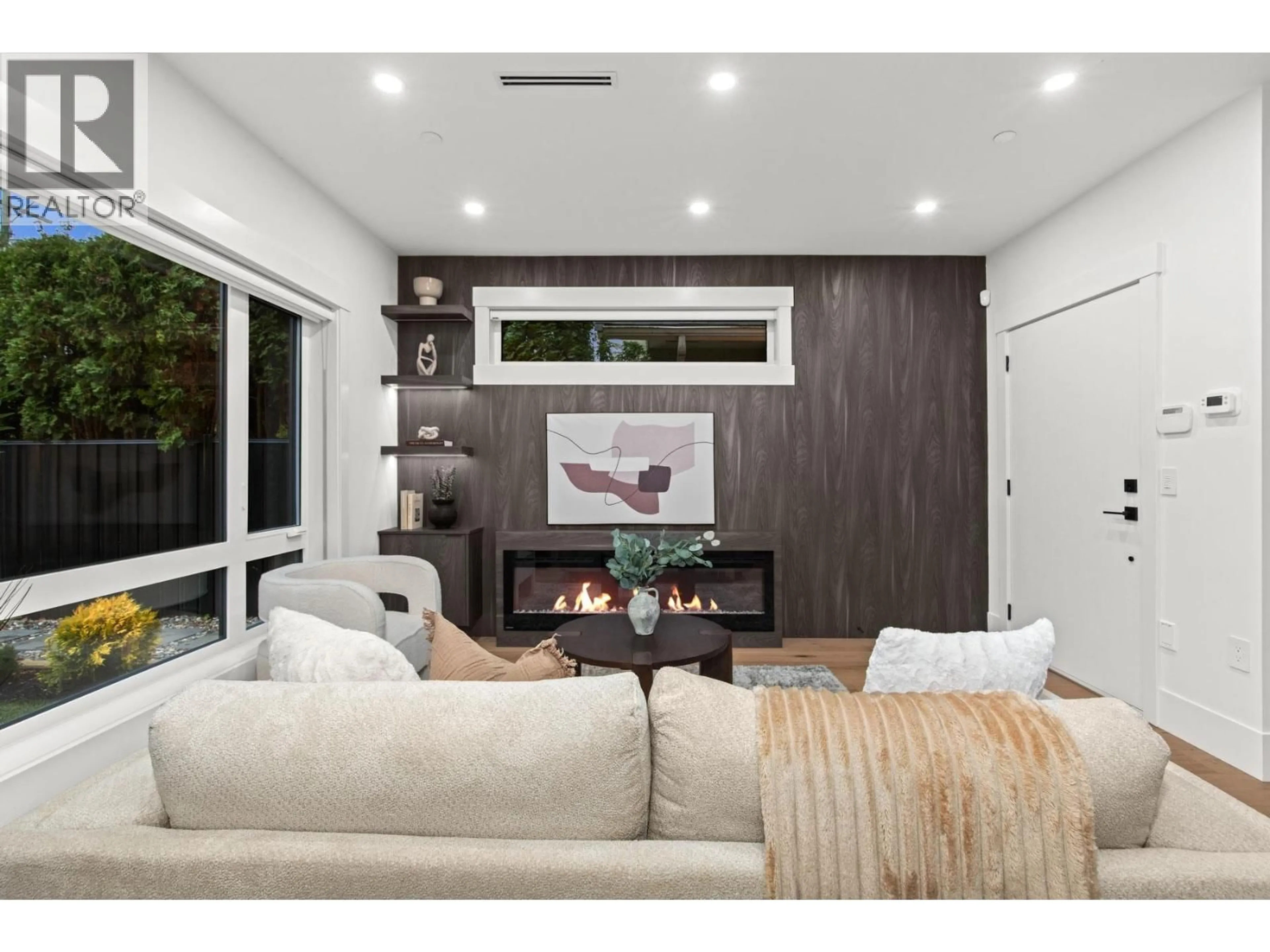 Unknown for 2 - 4549 11TH AVENUE, Vancouver British Columbia V6R2M5