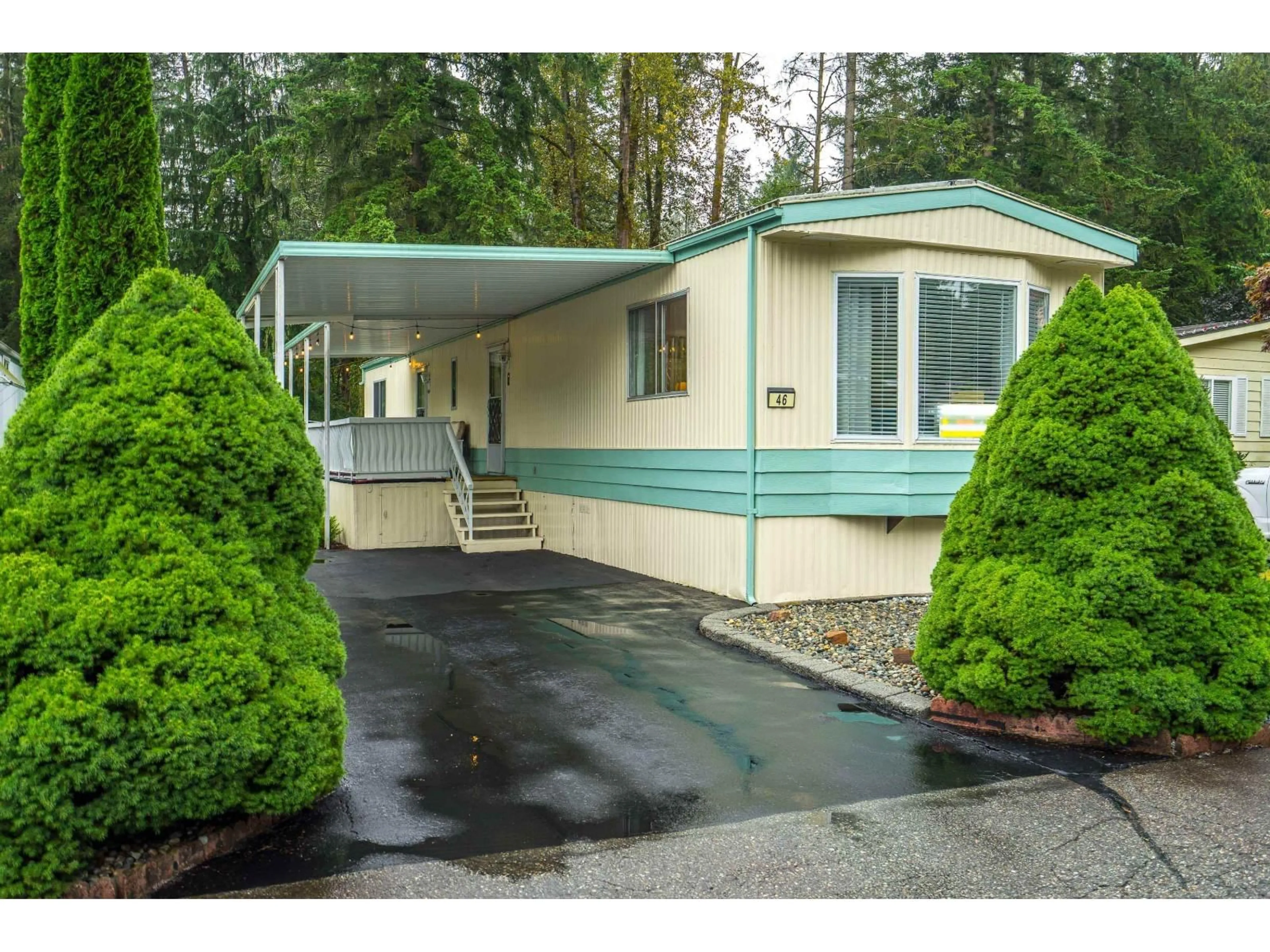 Home with vinyl exterior material, street for #46 - 2305 200TH STREET, Langley British Columbia V2Z1Z2