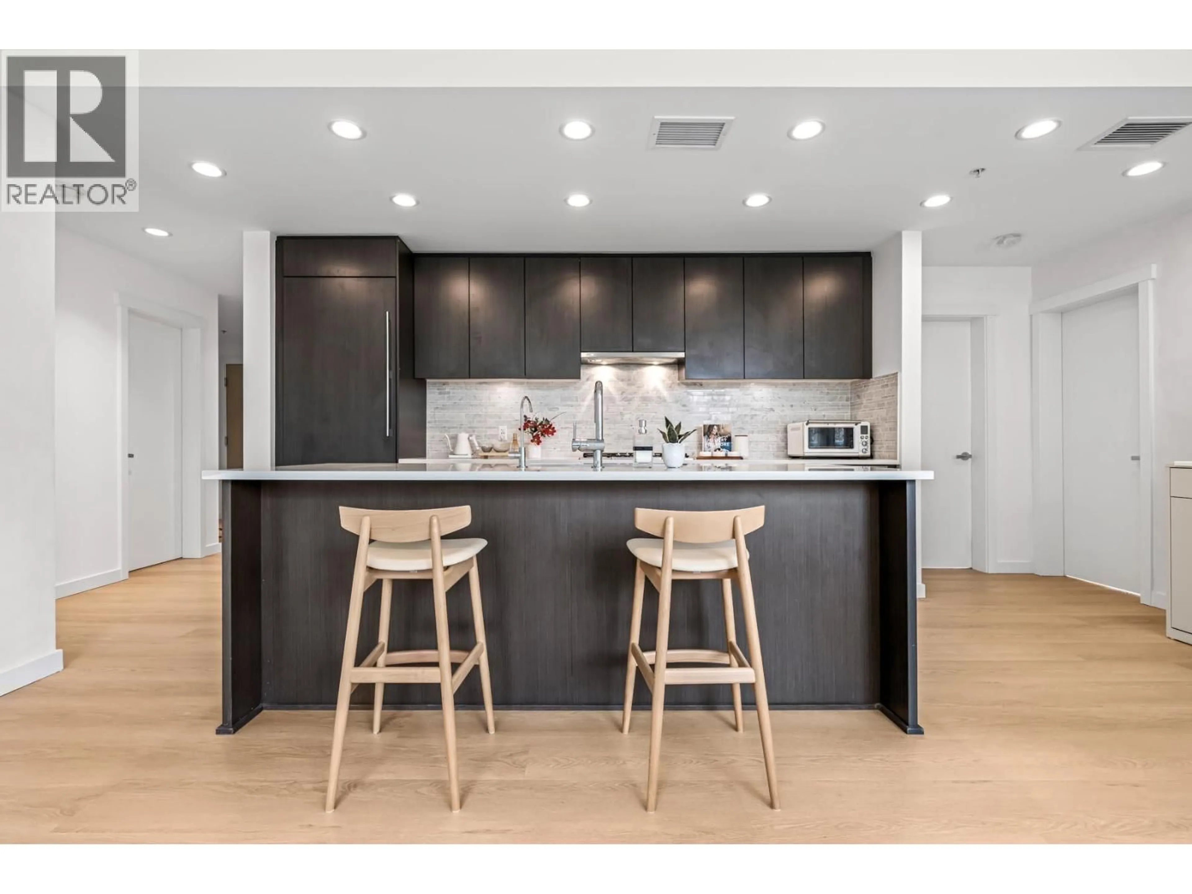 Open concept kitchen, unknown for 114 - 9233 ODLIN ROAD, Richmond British Columbia V6X0V4