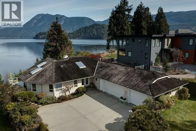 6484 GALE AVENUE, Sechelt 5