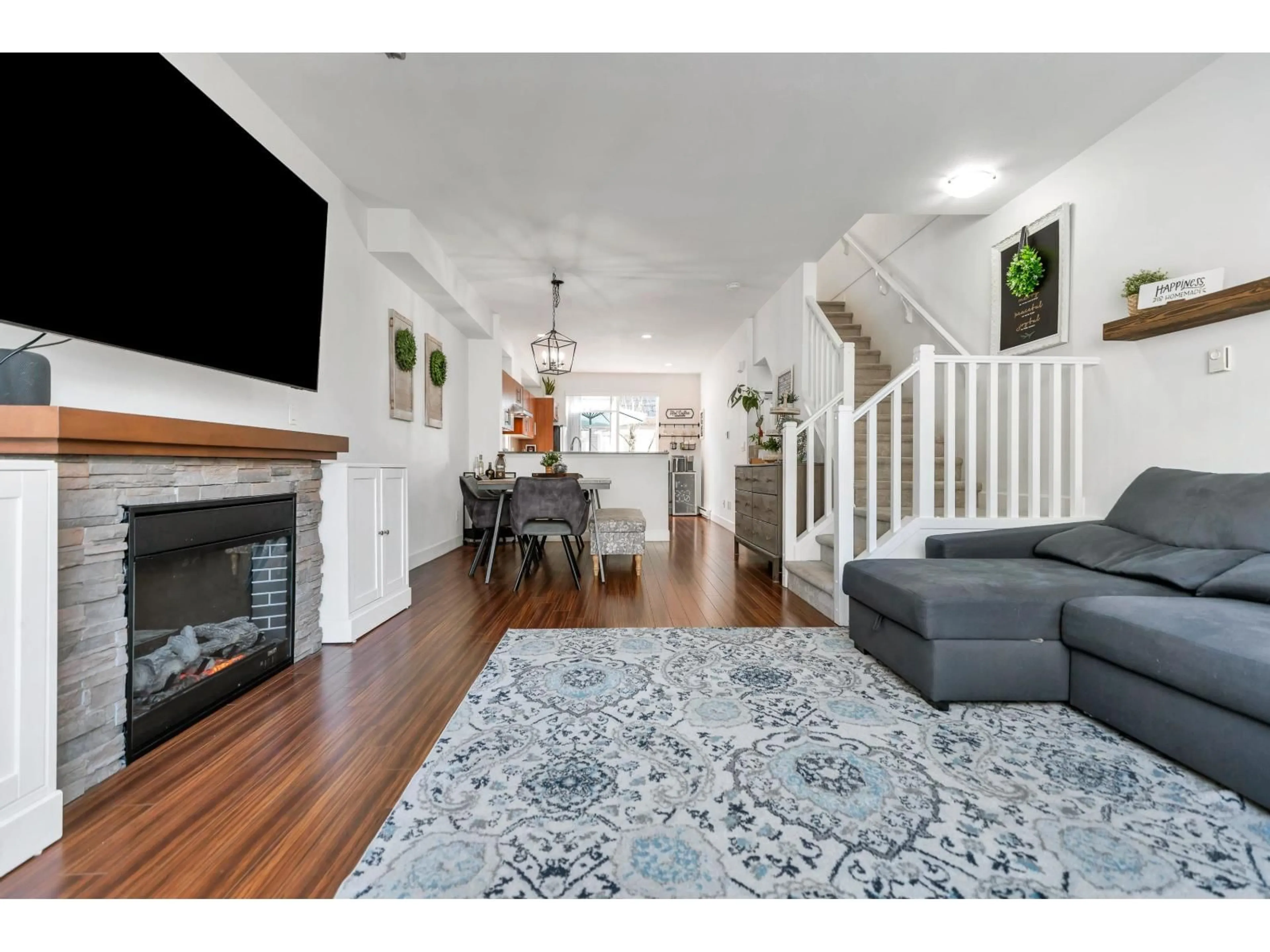 Living room with furniture, unknown for 22 - 7088 191 STREET, Surrey British Columbia V4N0B4