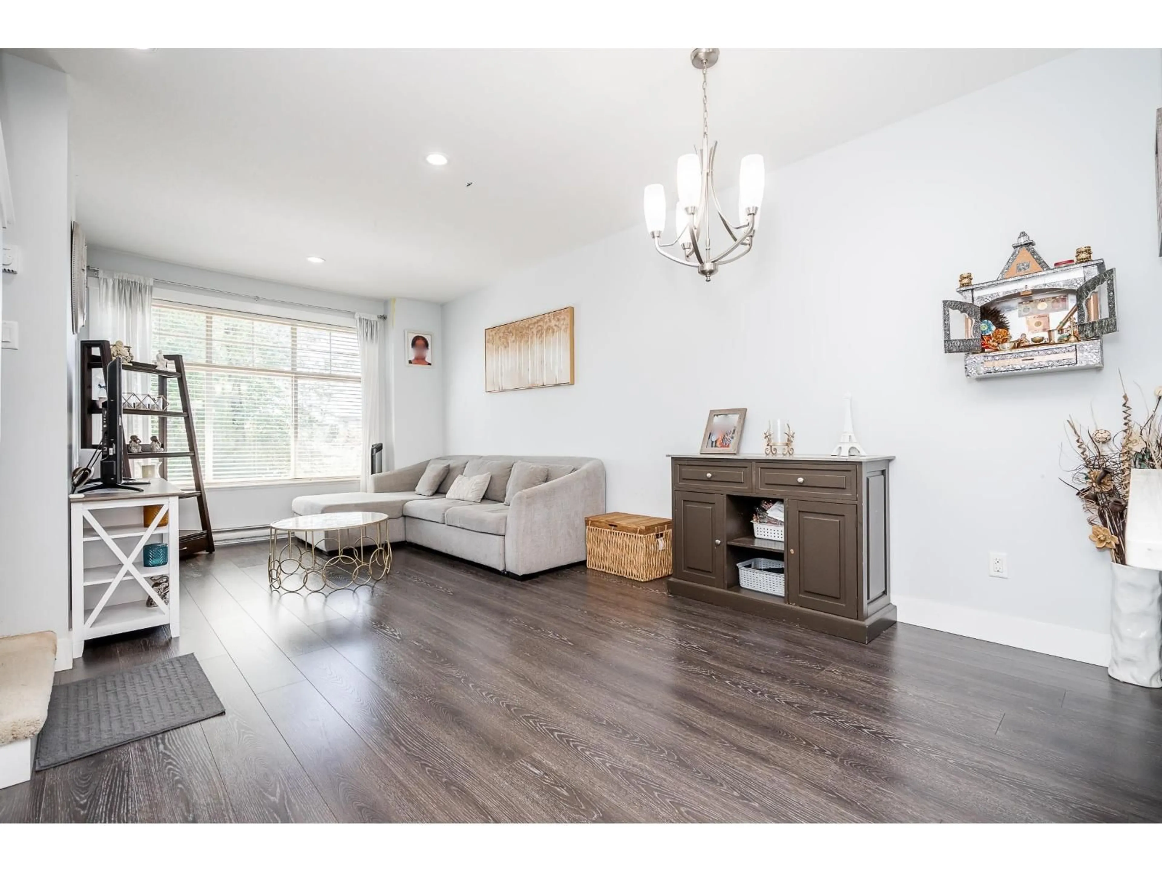 Living room with furniture, wood/laminate floor for 5 - 19525 73 AVENUE, Surrey British Columbia V4N6L7
