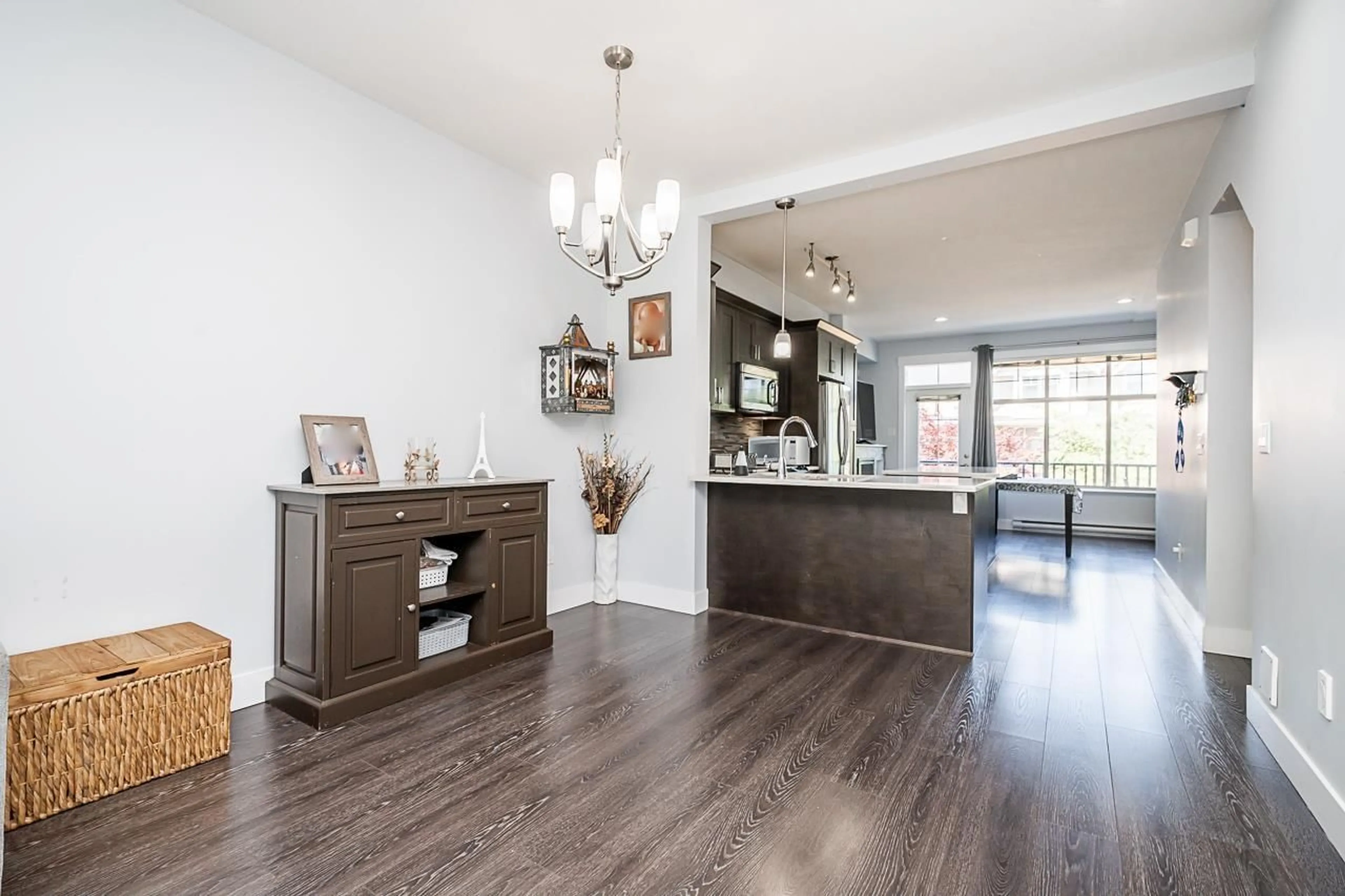 Open concept kitchen, wood/laminate floor for 5 - 19525 73 AVENUE, Surrey British Columbia V4N6L7