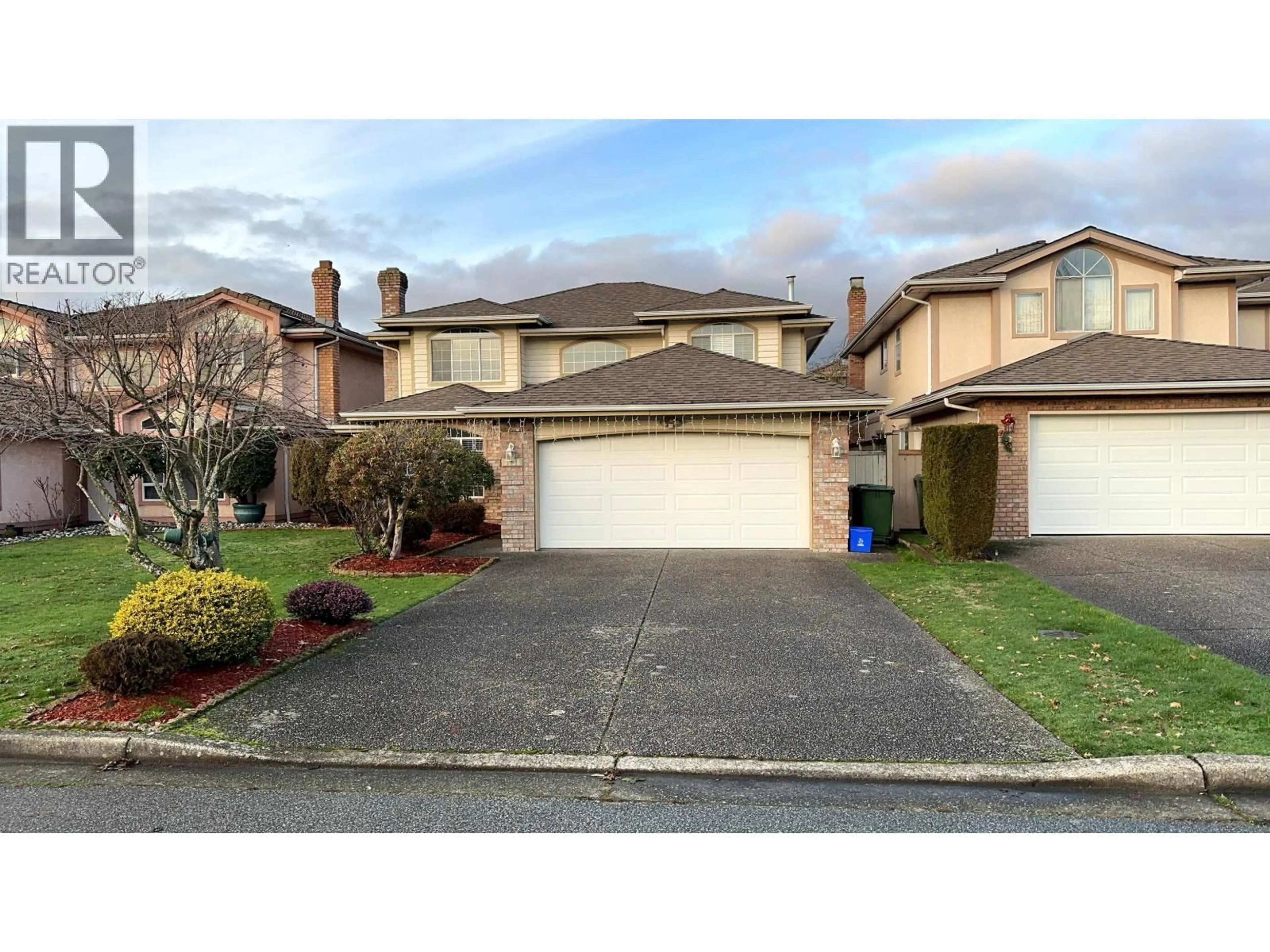 A pic from outside/outdoor area/front of a property/back of a property/a pic from drone, street for 3638 KILBY COURT, Richmond British Columbia V6X3M9