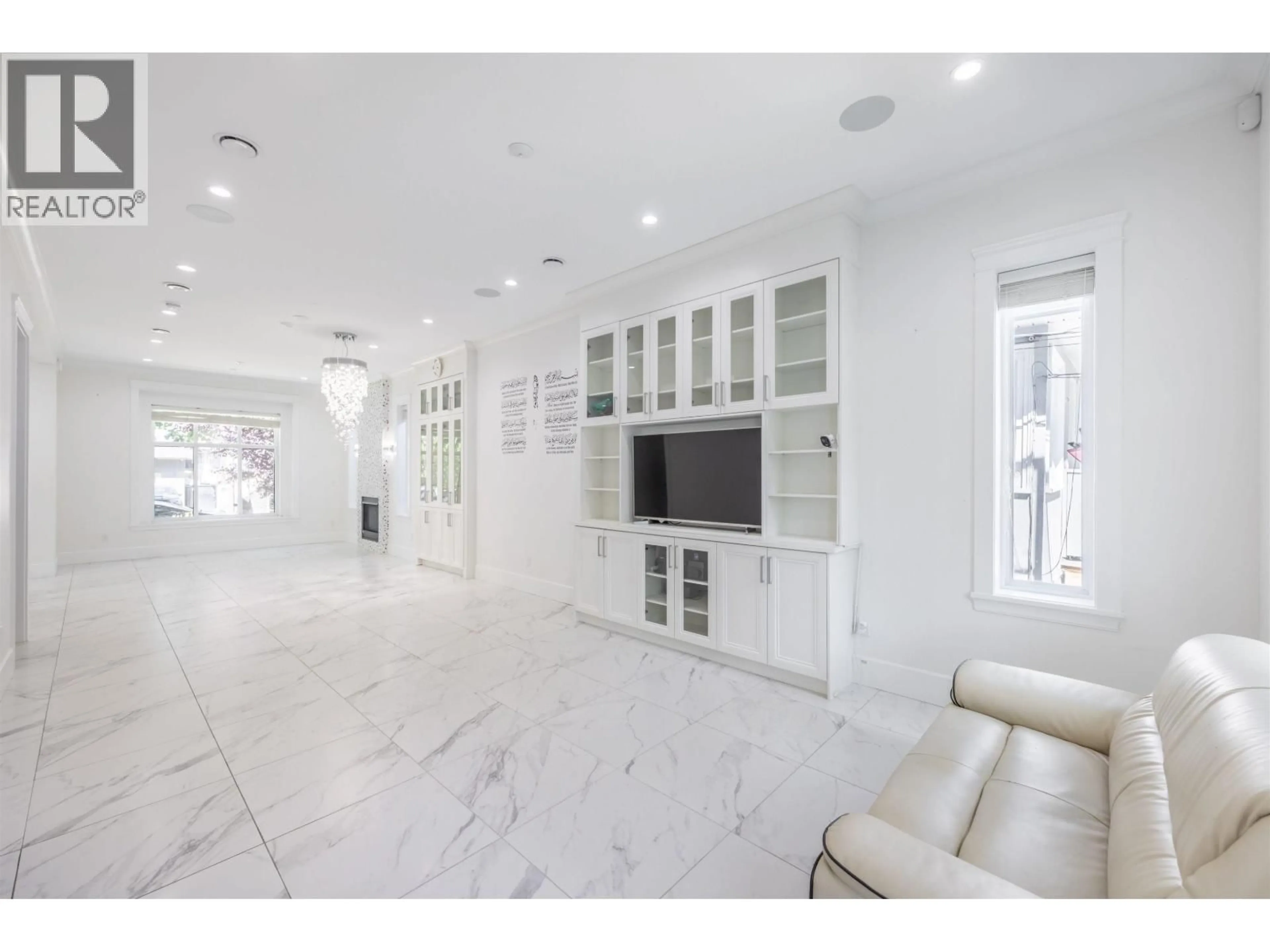 Unknown for 172 ONTARIO PLACE, Vancouver British Columbia V5W1S2