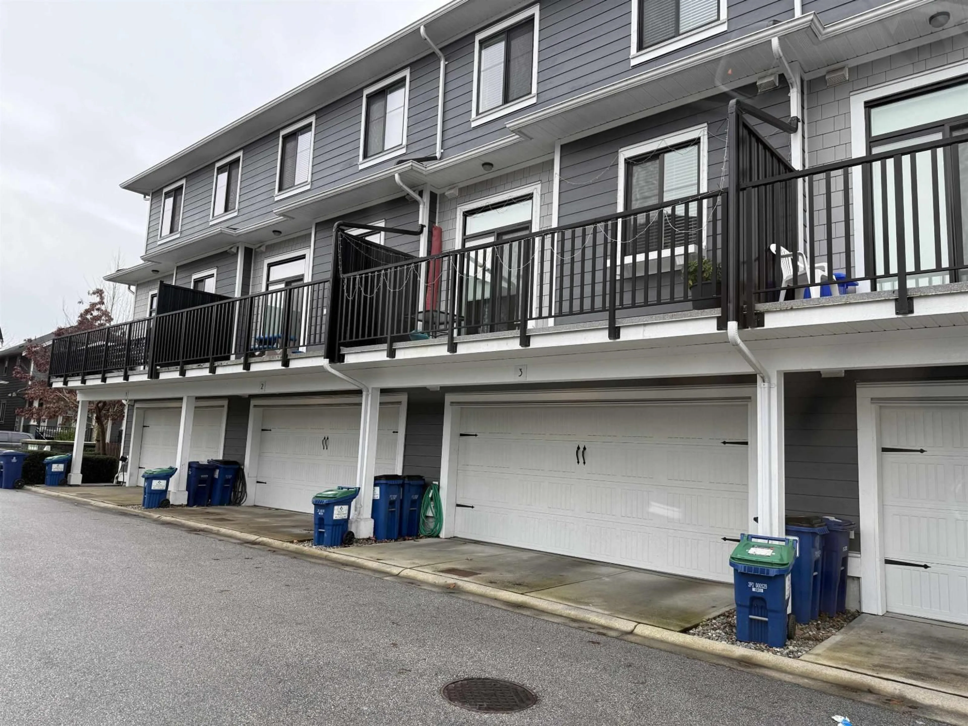 Unknown for 2 - 19133 73 AVENUE, Surrey British Columbia V4N6S9