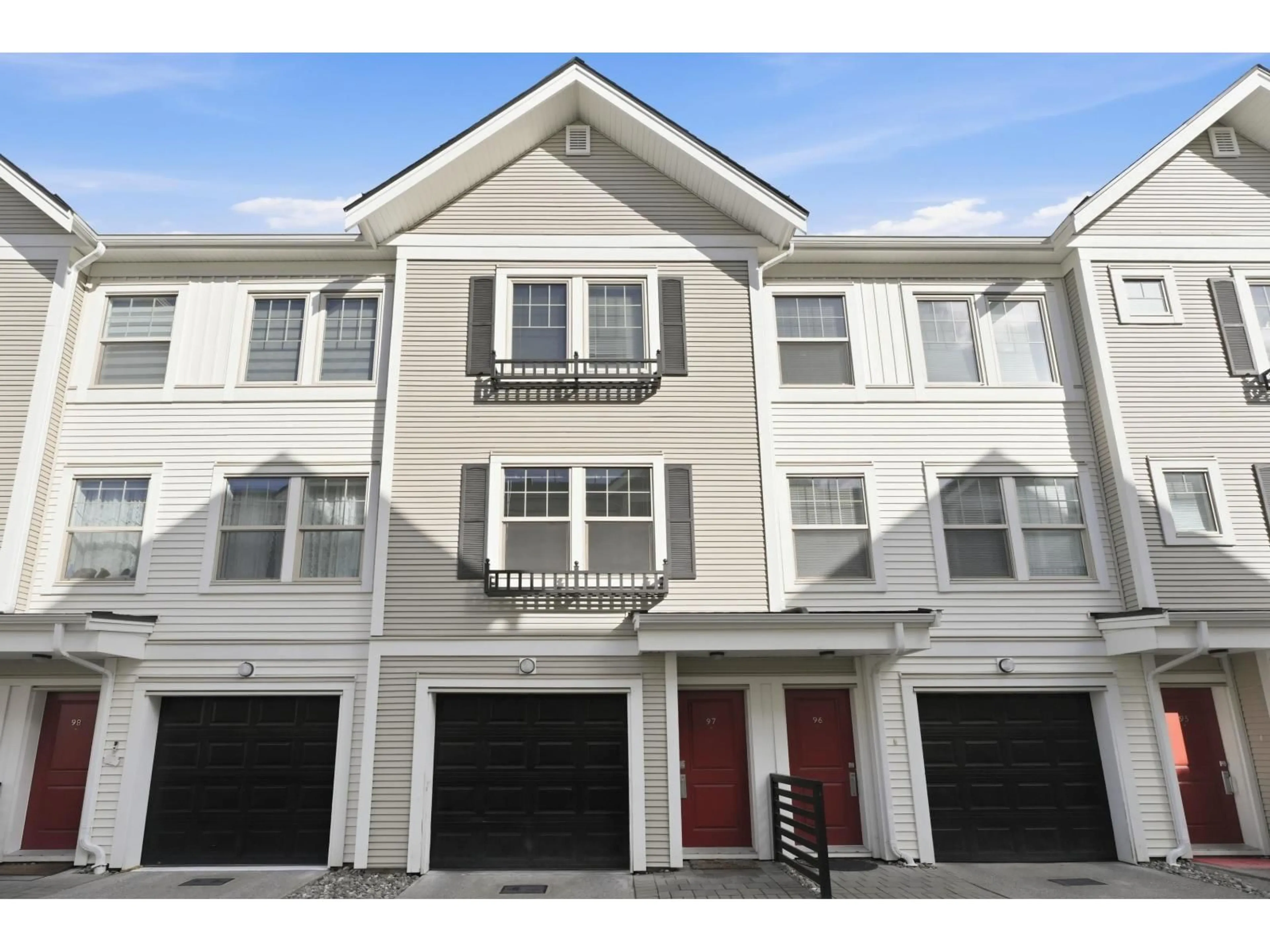 Home with vinyl exterior material, street for 97 - 32633 SIMON AVENUE, Abbotsford British Columbia V2T0G9