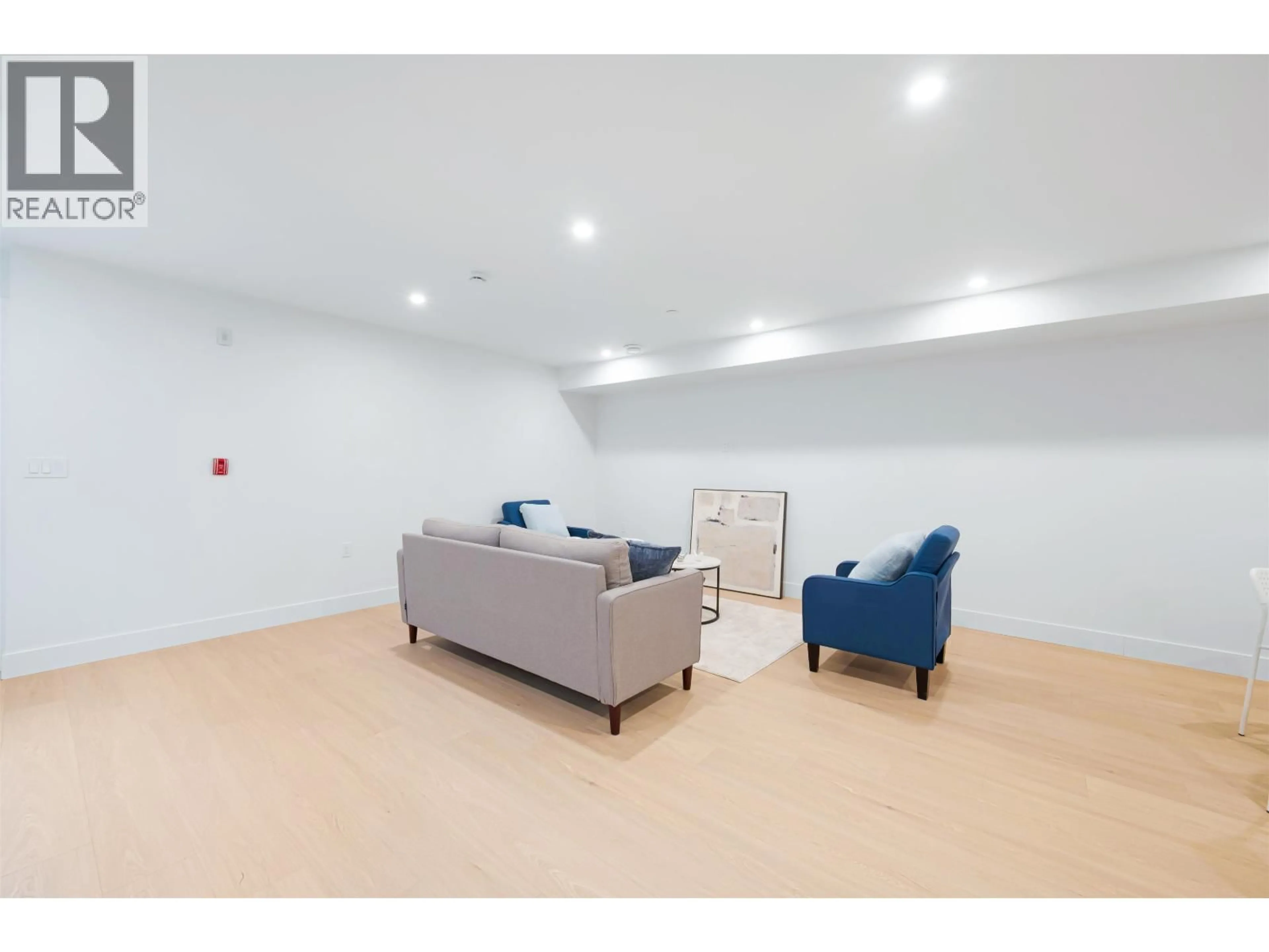 A pic of a room for 1 - 4855 VENABLES STREET, Burnaby British Columbia V5C3A9