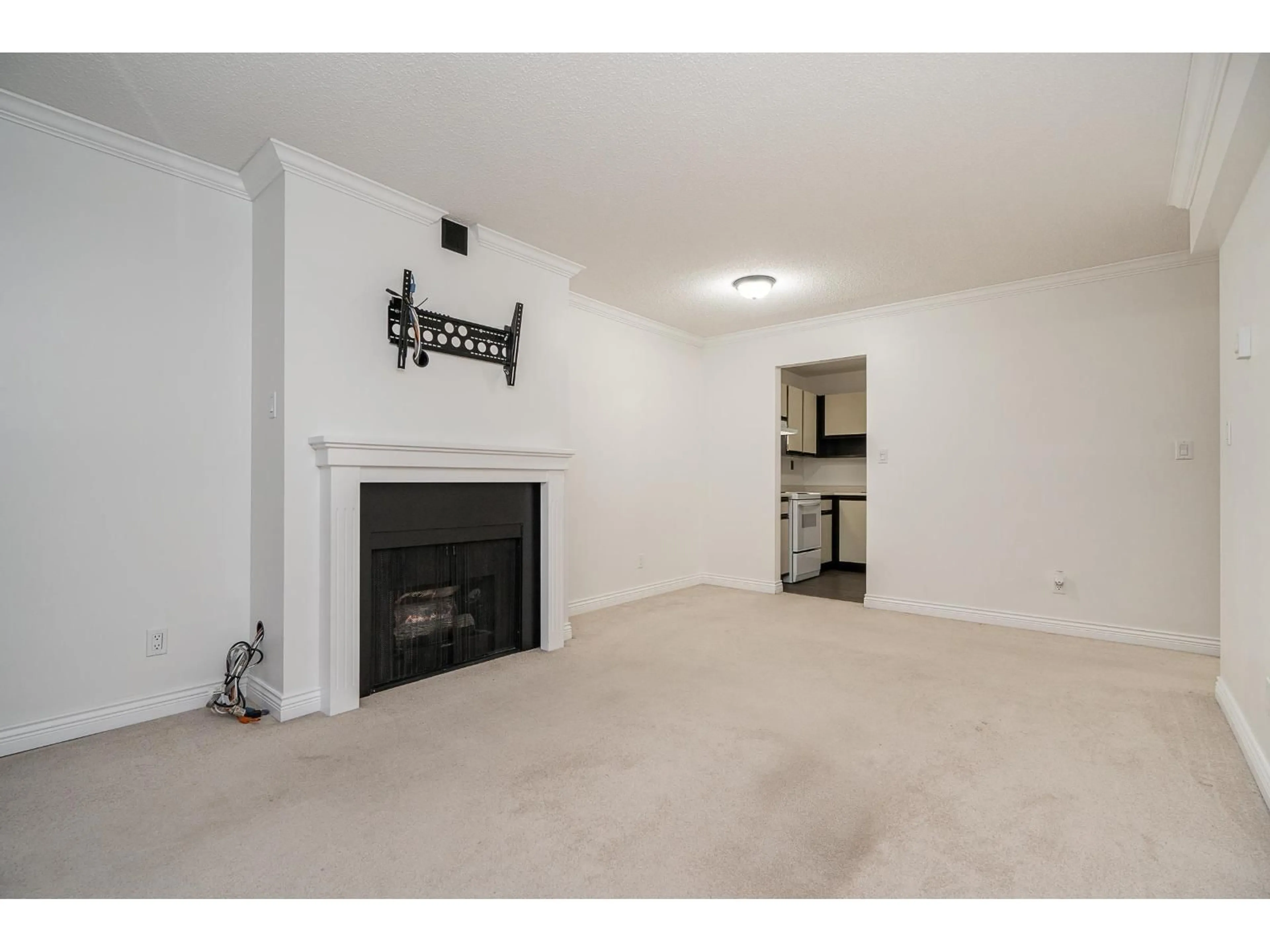 Unknown for 205 - 13364 102 AVENUE, Surrey British Columbia V5T5L8