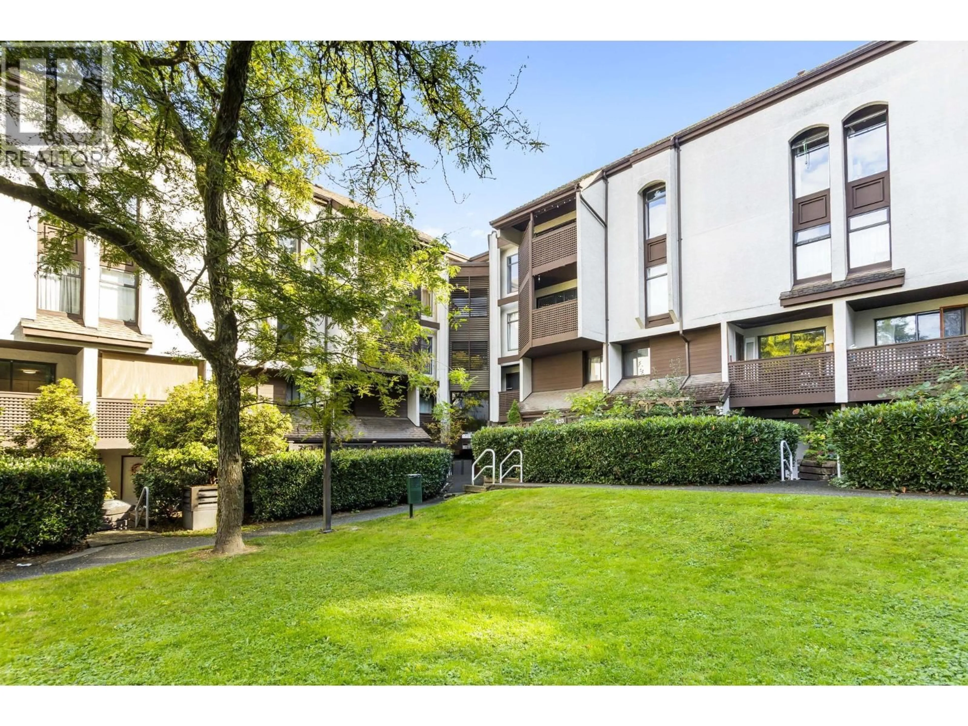 A pic from outside/outdoor area/front of a property/back of a property/a pic from drone, street for 6 - 340 GINGER DRIVE, New Westminster British Columbia V3L5L7