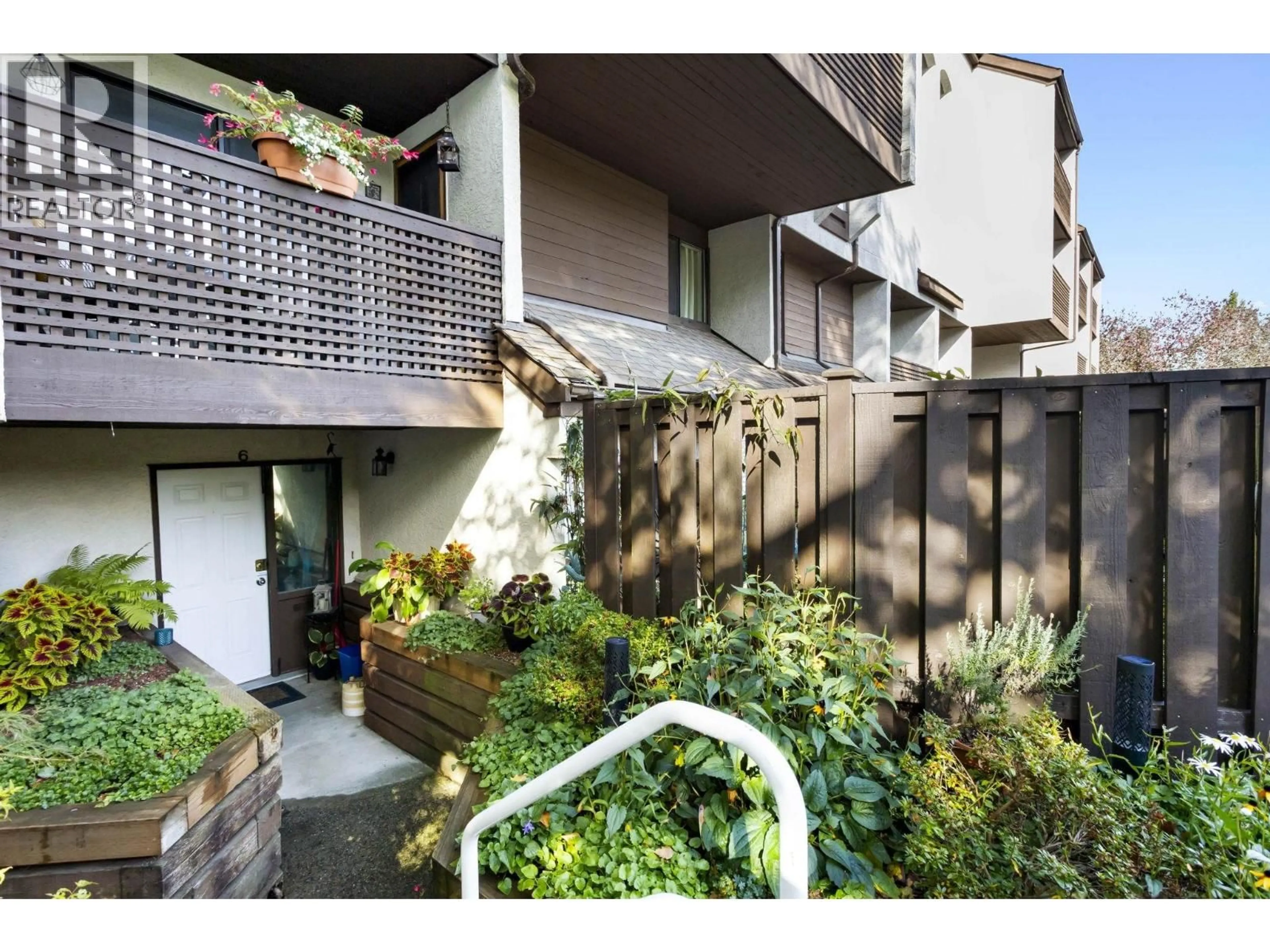 Patio, street for 6 - 340 GINGER DRIVE, New Westminster British Columbia V3L5L7