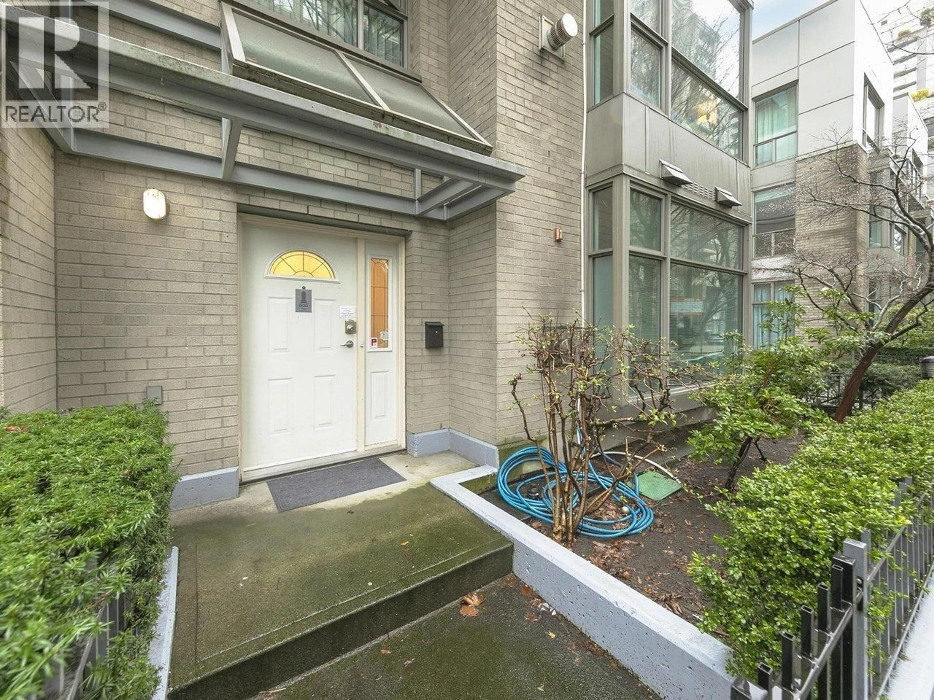 Unknown for 930 RICHARDS STREET, Vancouver British Columbia V6B3C1