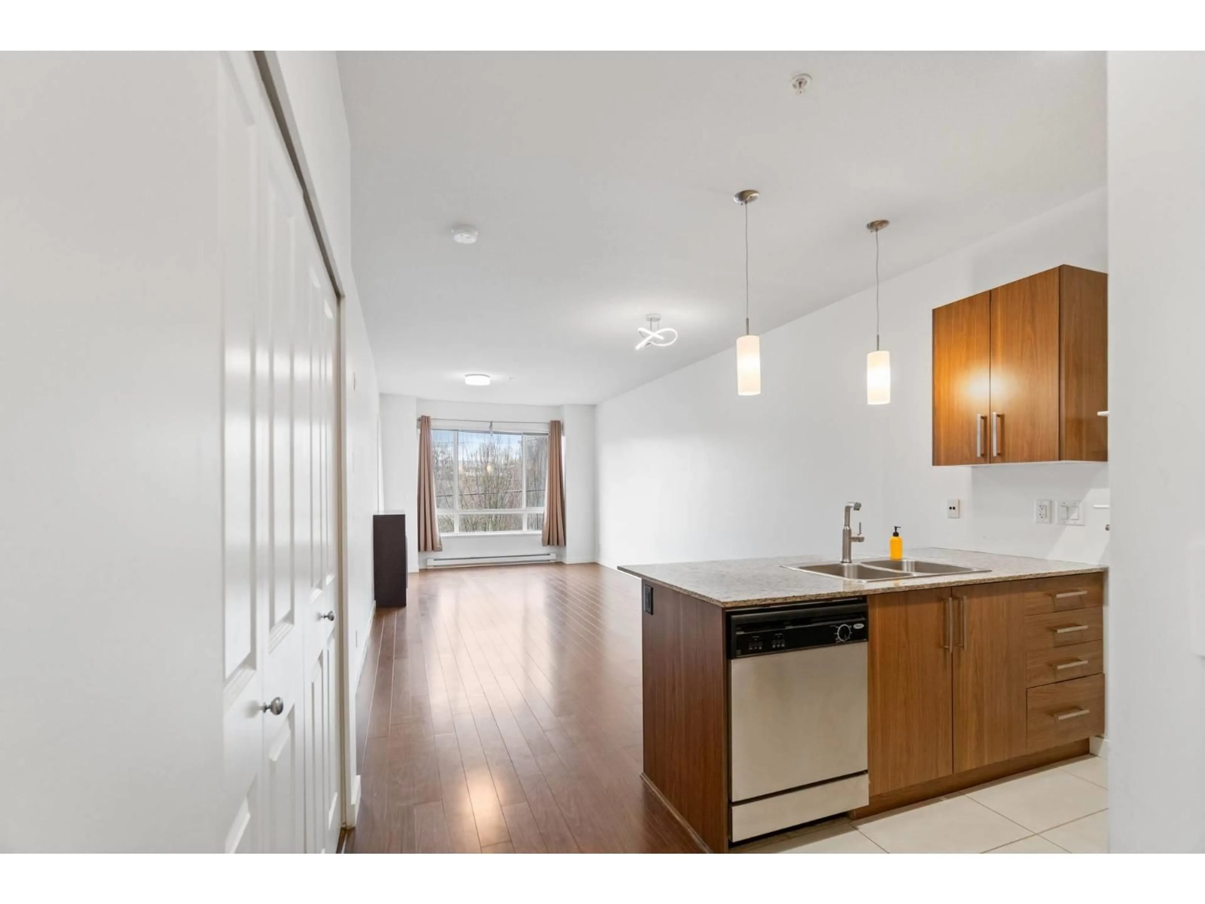 Open concept kitchen, unknown for 303 - 2943 NELSON PLACE, Abbotsford British Columbia V2S7G2