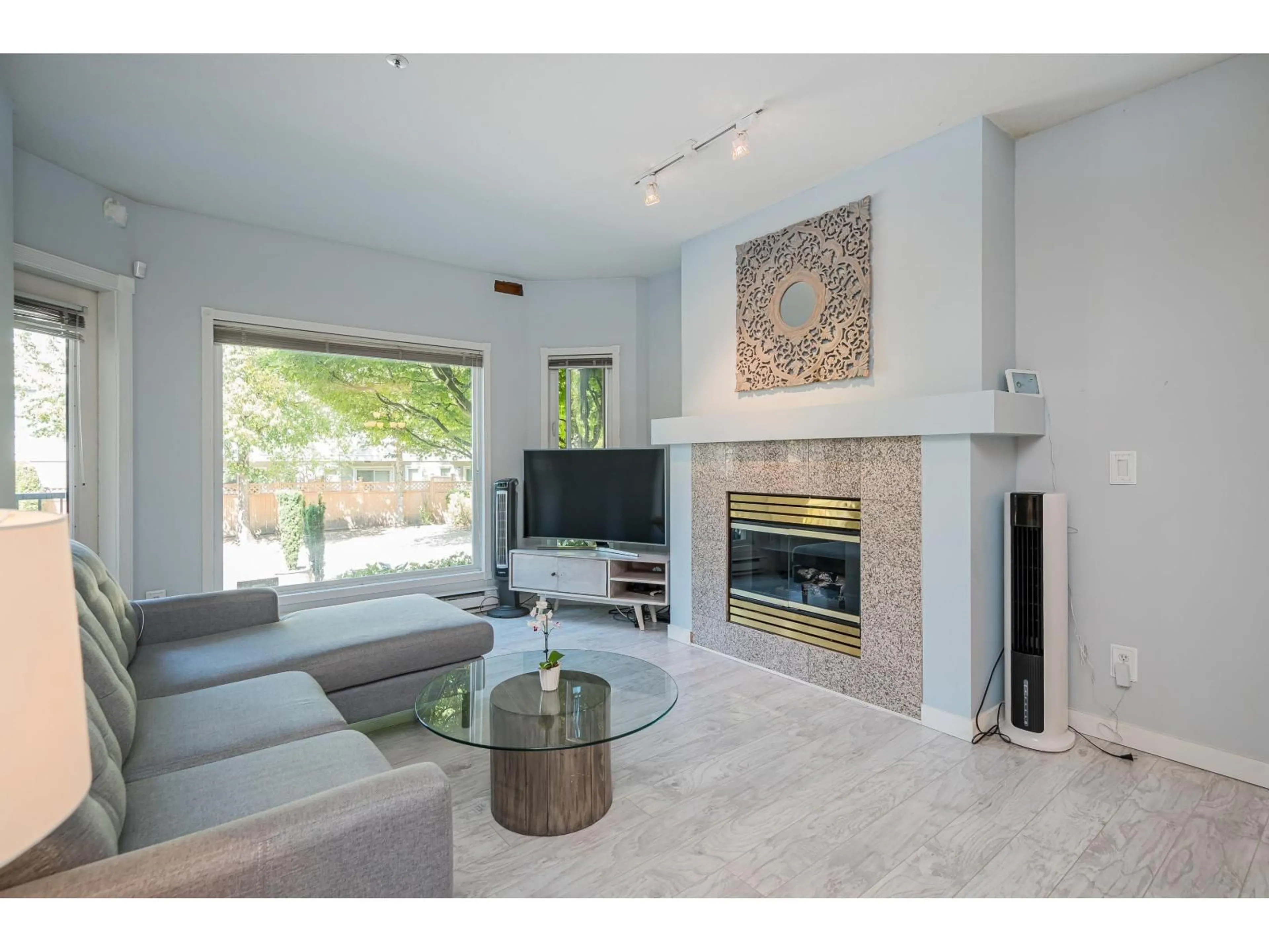 Living room with furniture, unknown for 114 - 10320 156 STREET, Surrey British Columbia V3W0W8